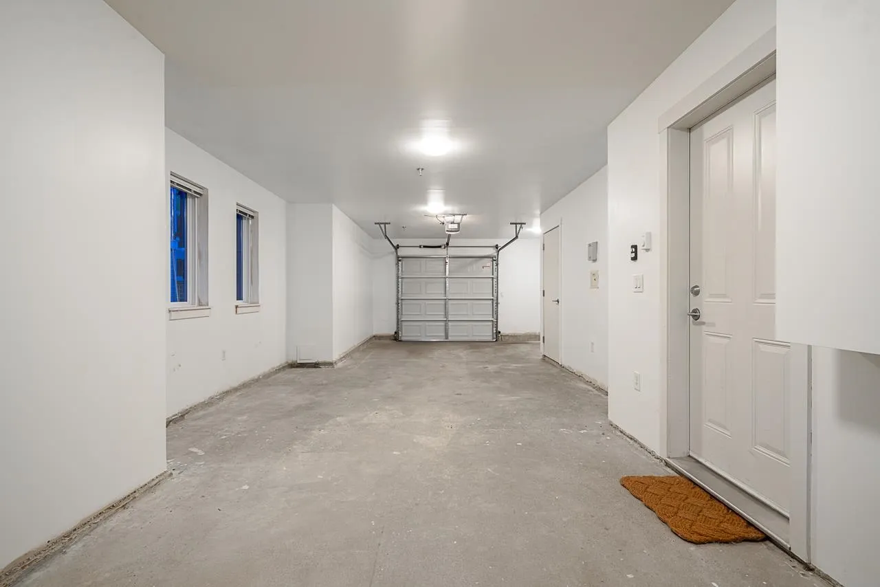 14 2418 Avon Place