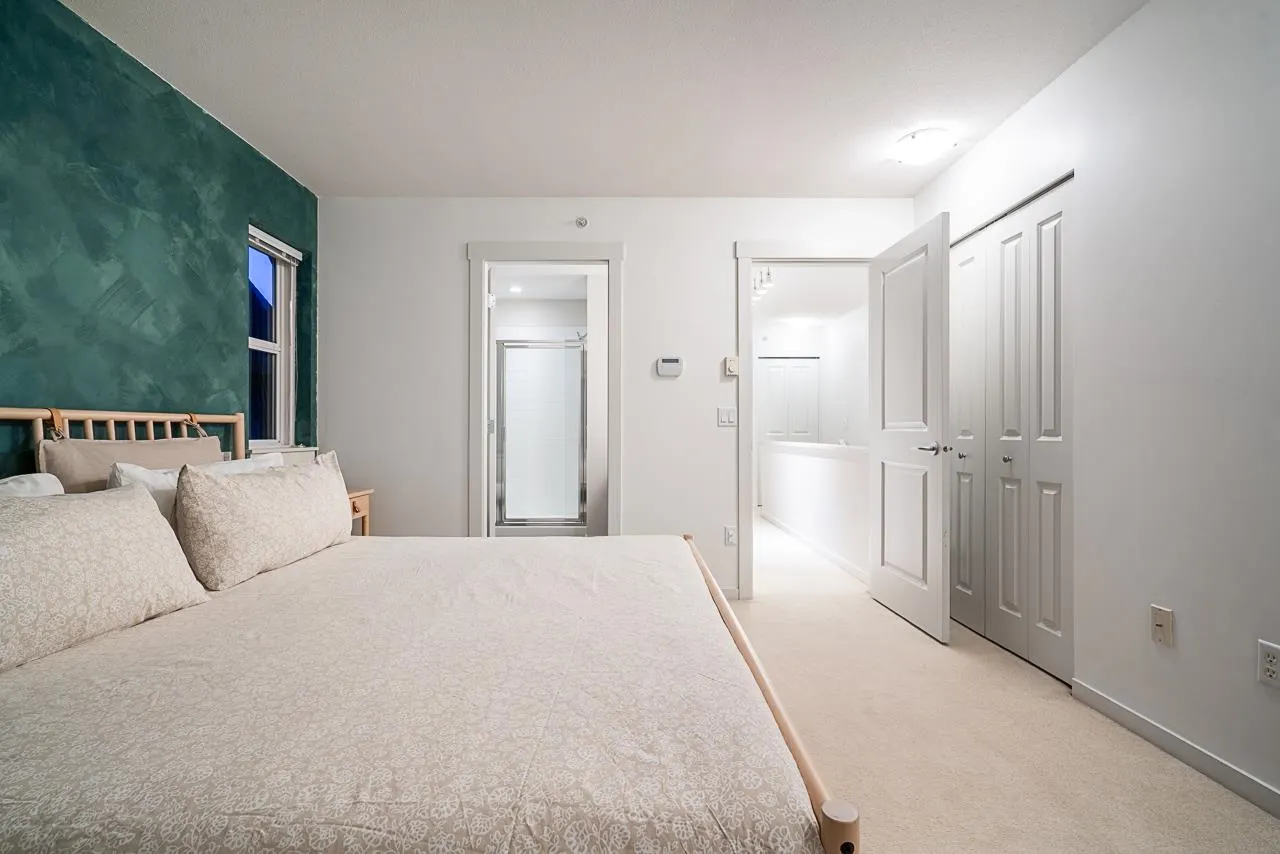14 2418 Avon Place