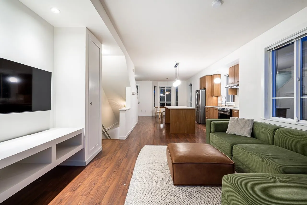 14 2418 Avon Place