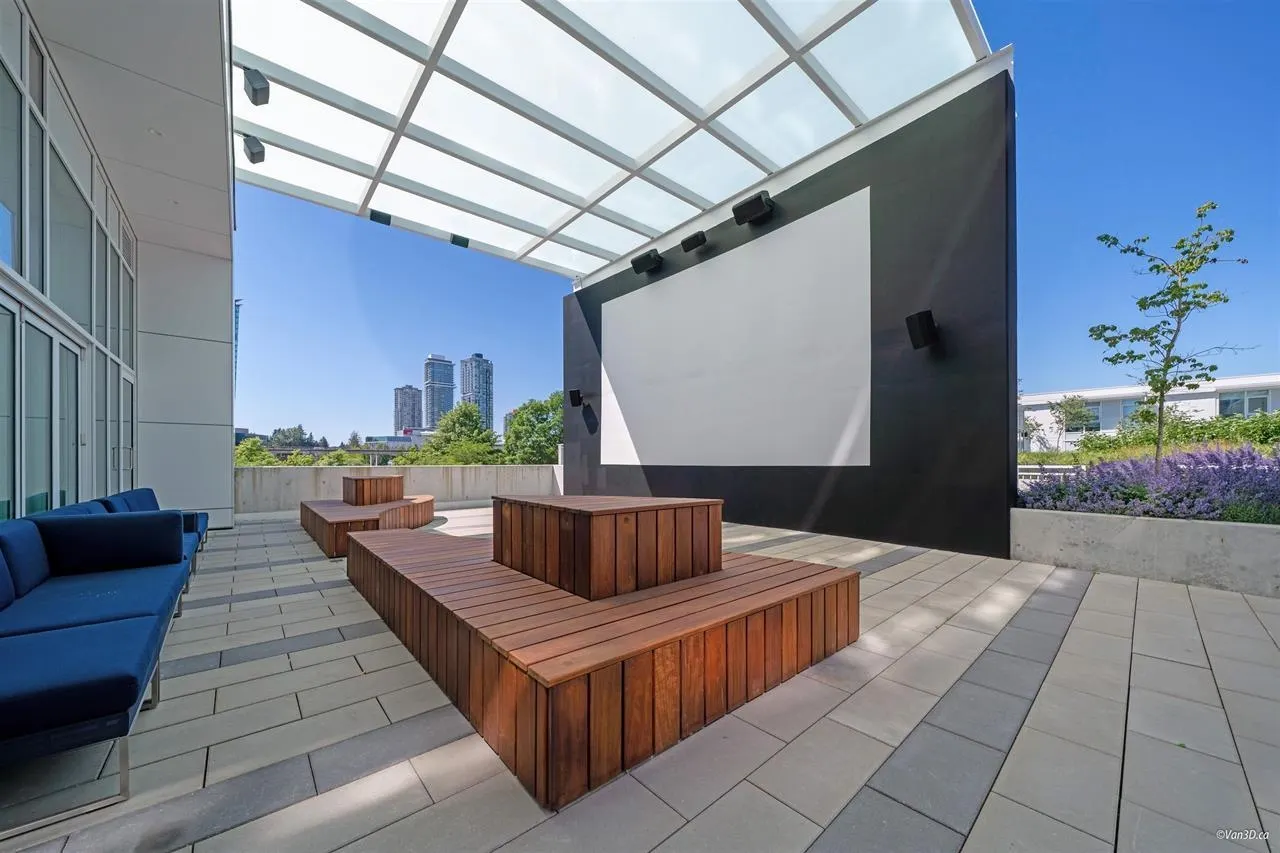 2211 13685 102 Avenue