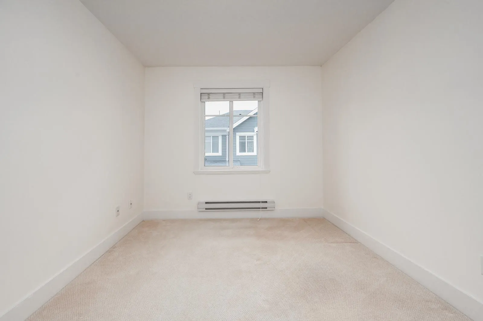 33 8433 164 Street