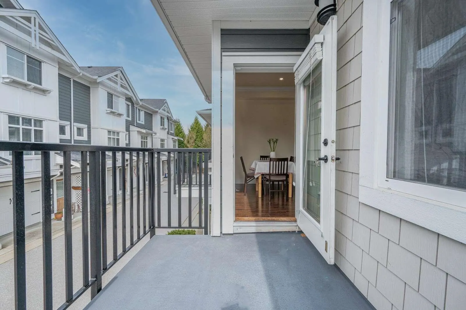 33 8433 164 Street