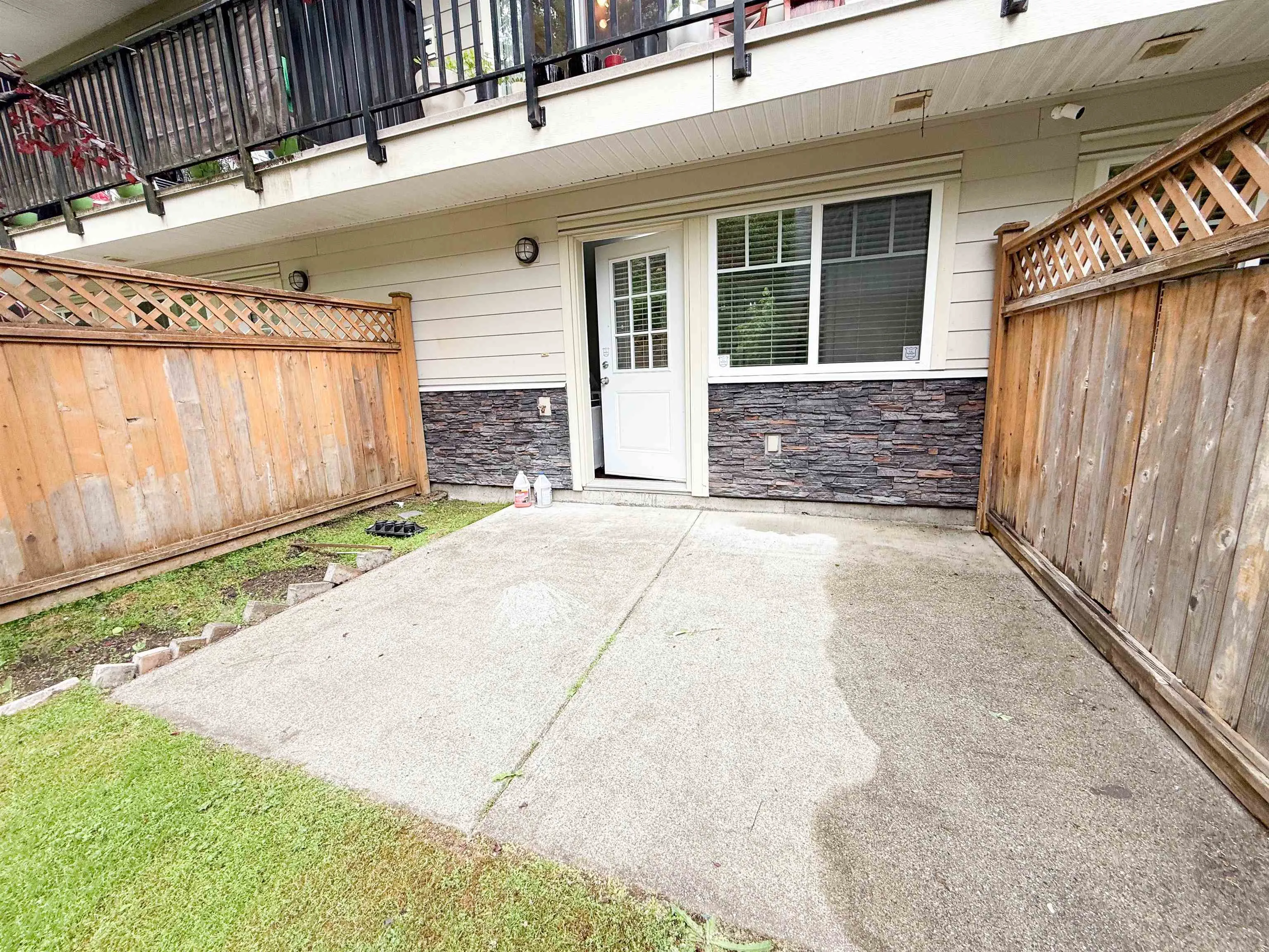 26 6383 140 Street