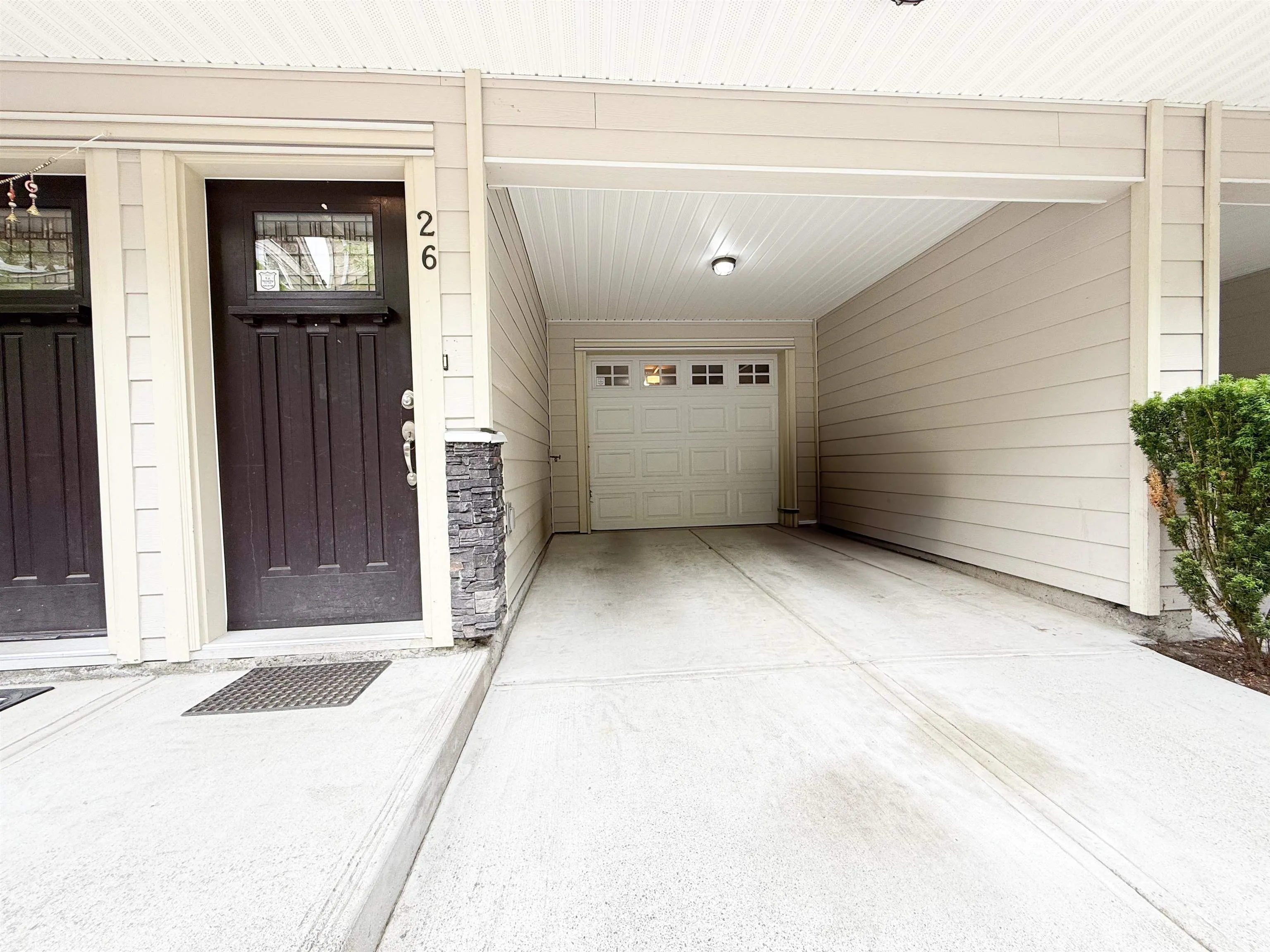26 6383 140 Street