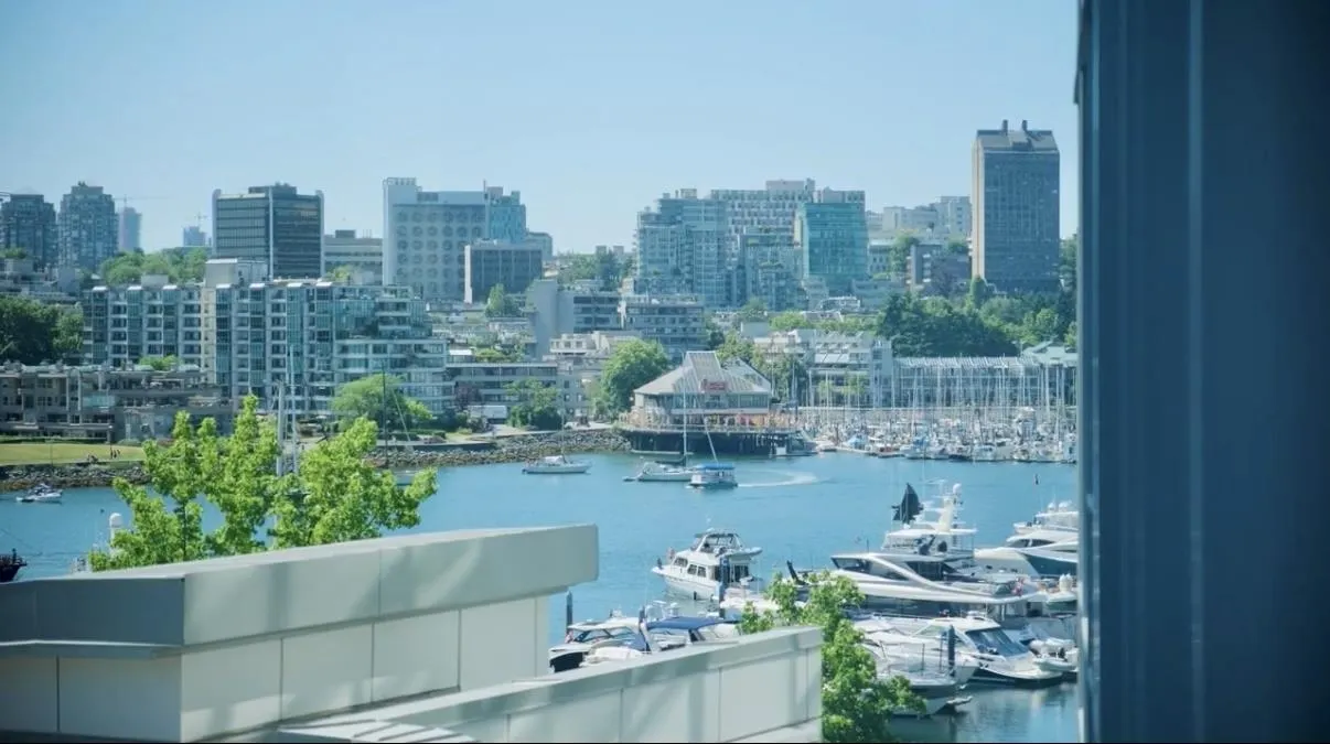 707 1067 Marinaside Crescent