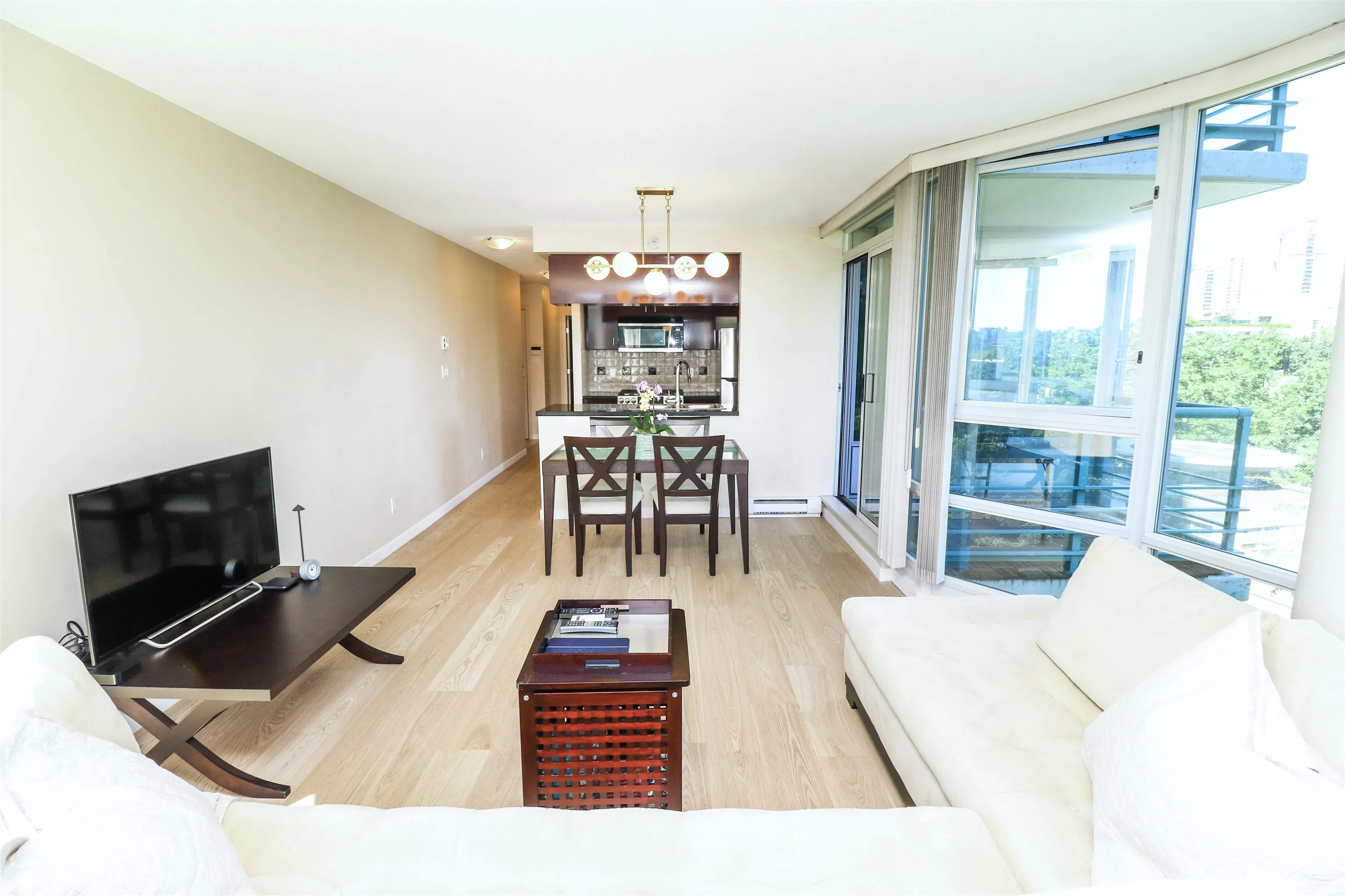707 1067 Marinaside Crescent
