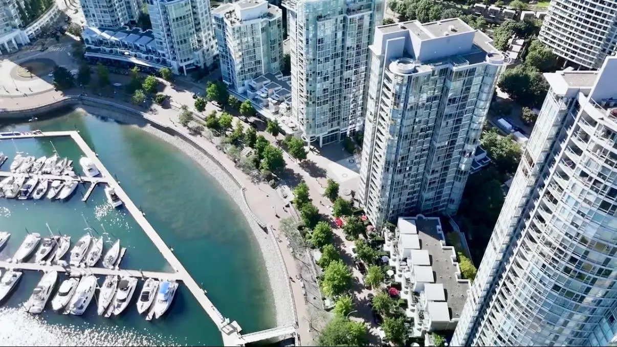 707 1067 Marinaside Crescent
