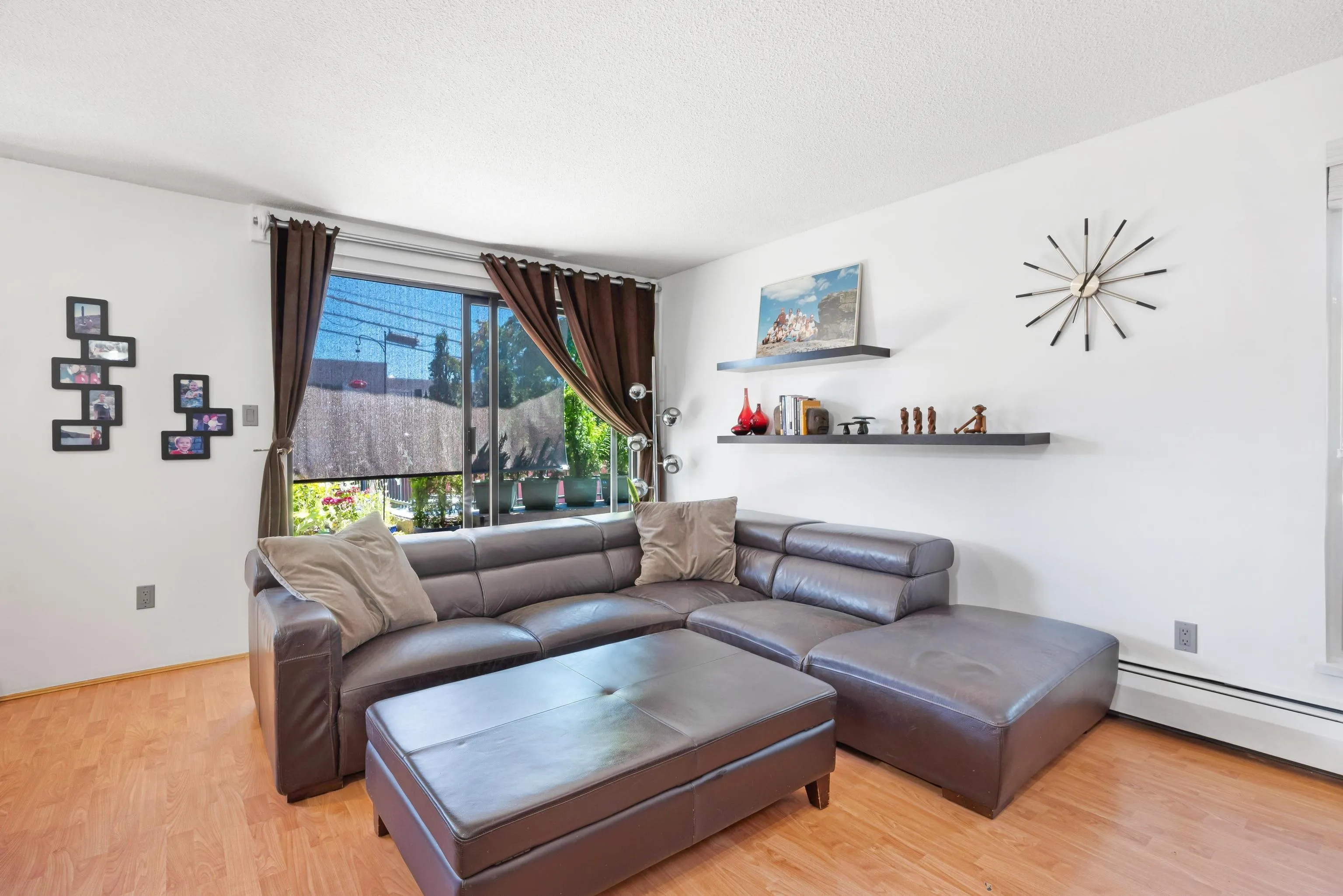 102 803 Queens Avenue