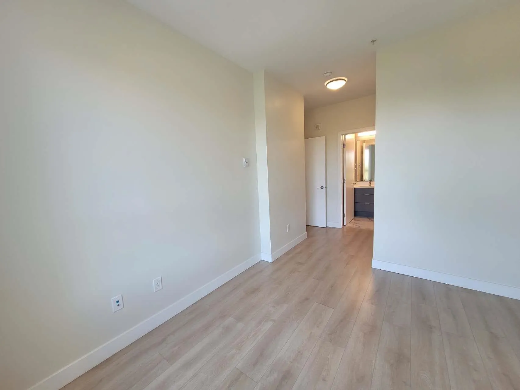 203 1792 Starling Drive