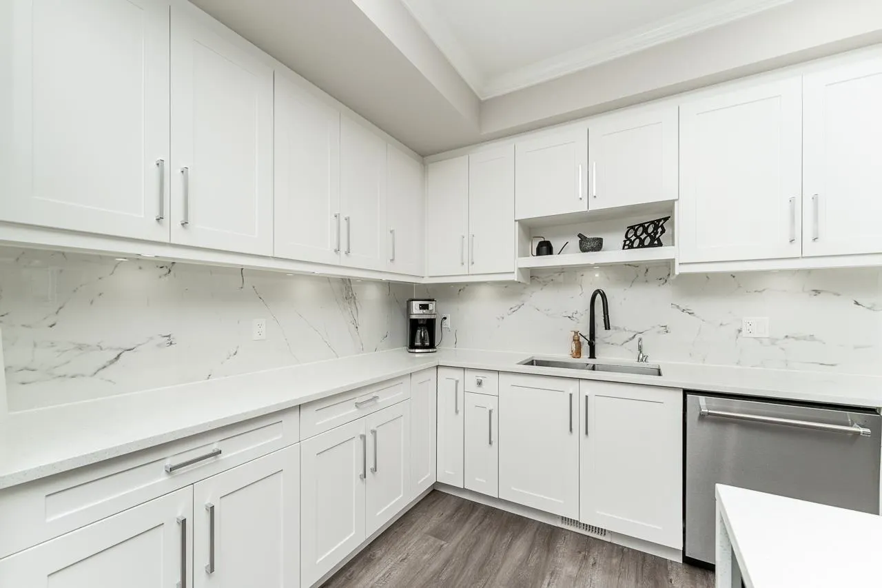 97 17033 Fraser Highway