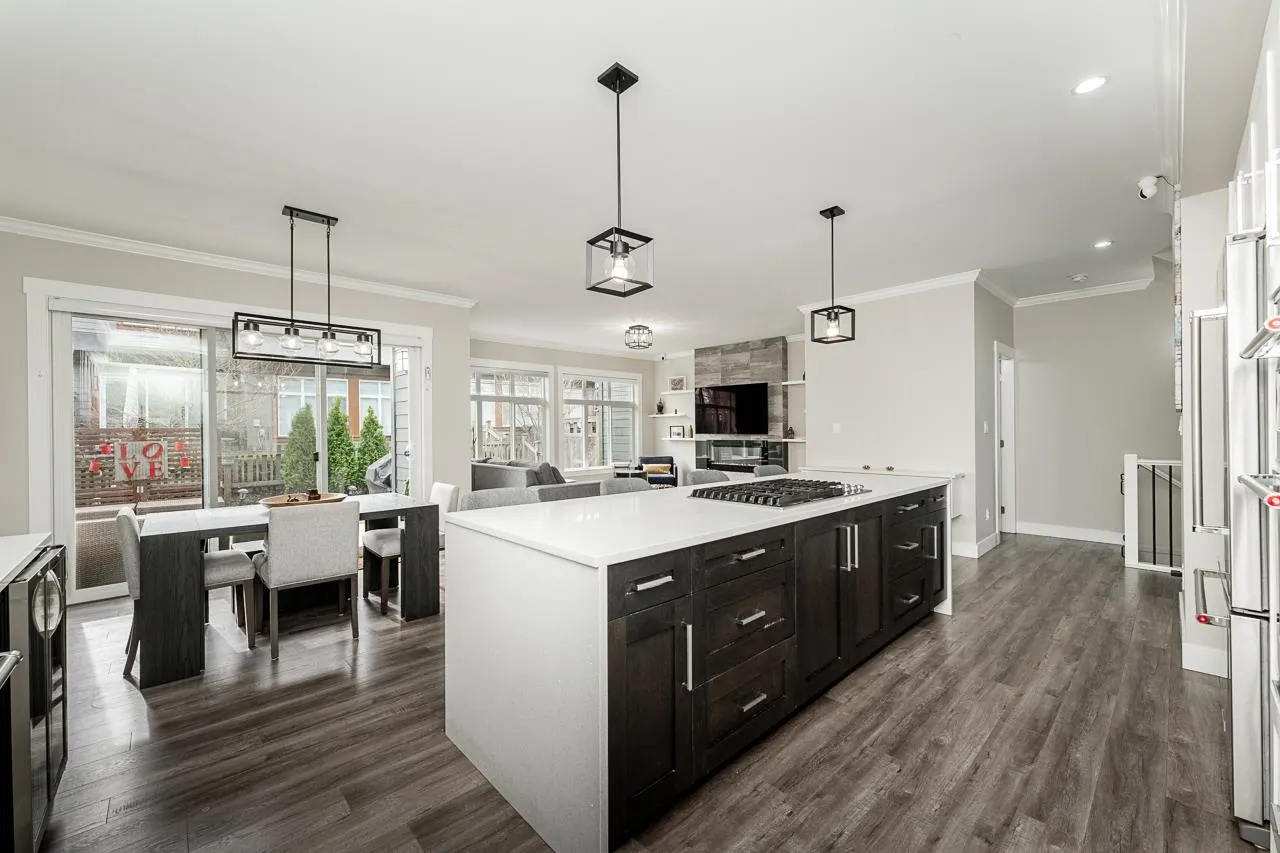 97 17033 Fraser Highway