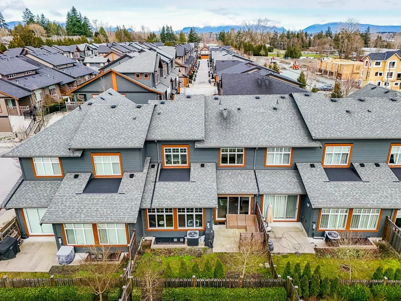 97 17033 Fraser Highway