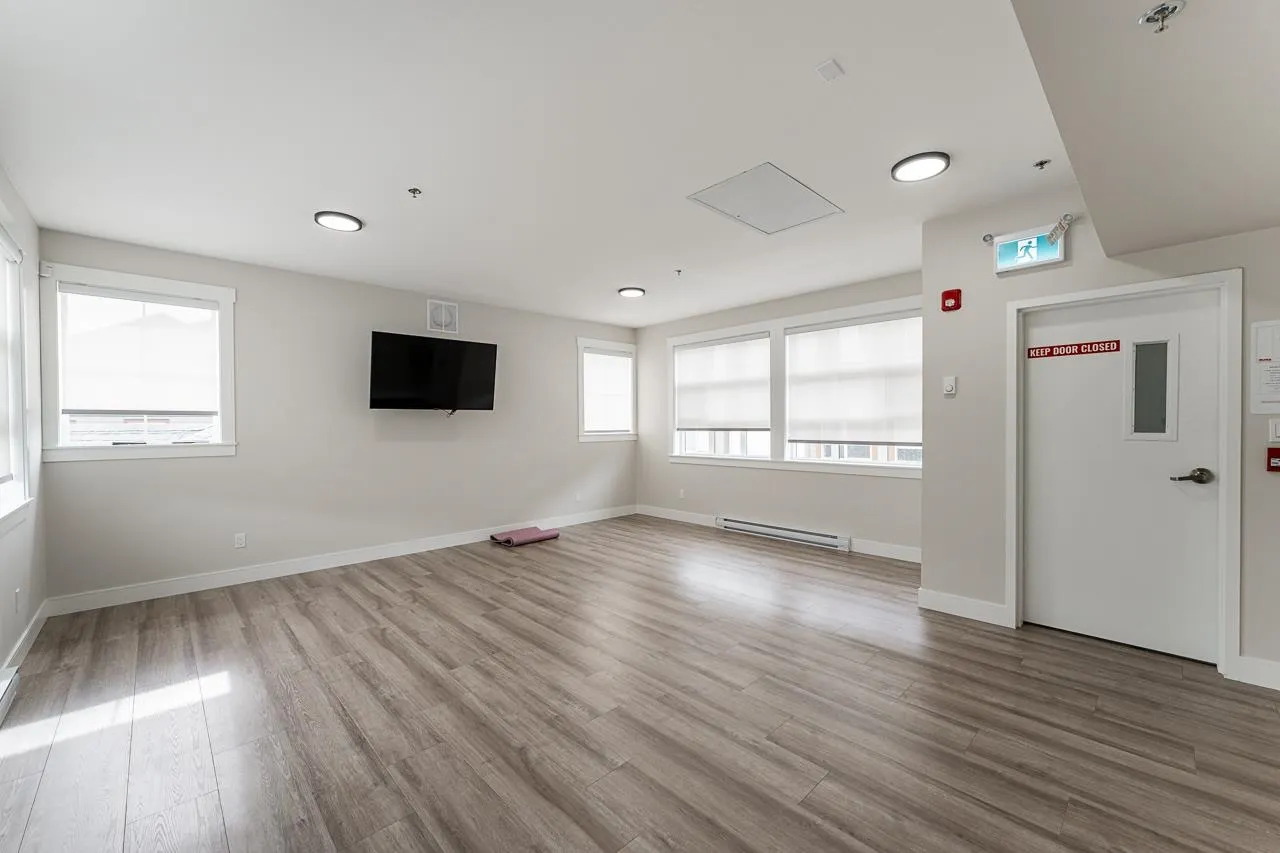 97 17033 Fraser Highway