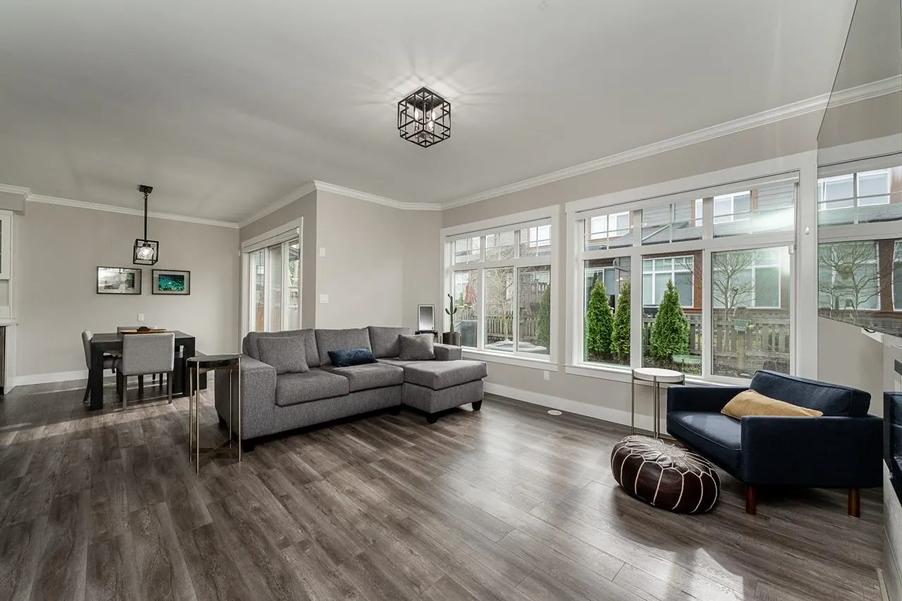 97 17033 Fraser Highway