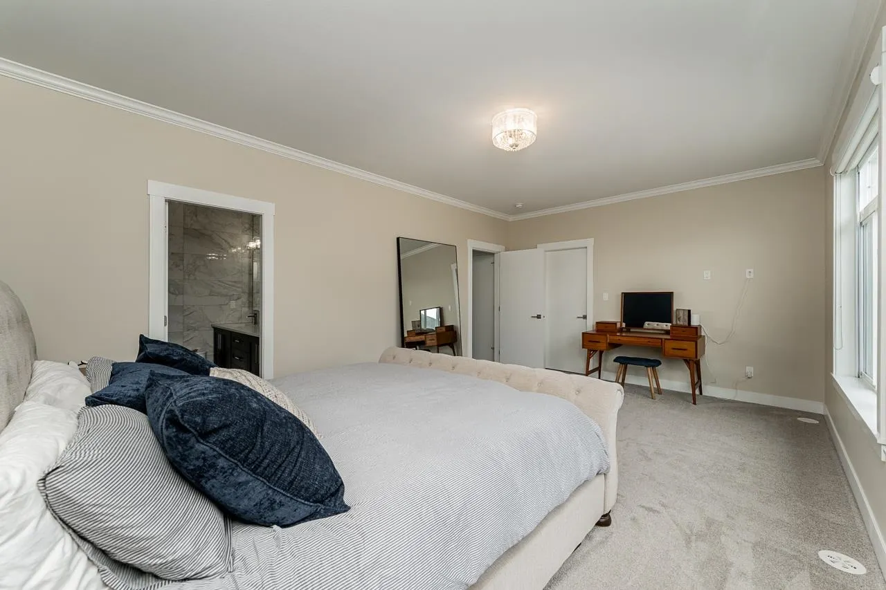 97 17033 Fraser Highway
