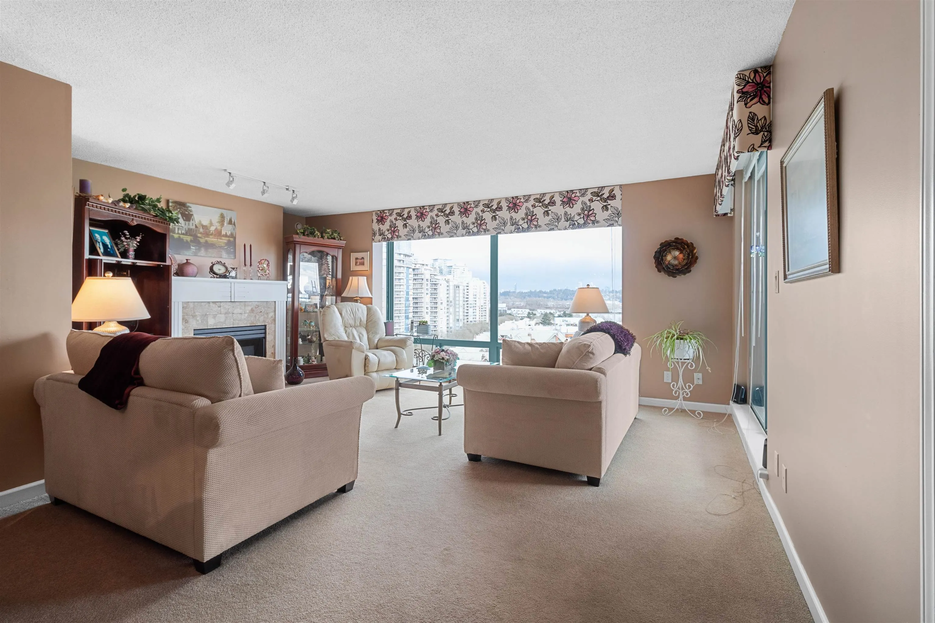 1101 8 Laguna Court