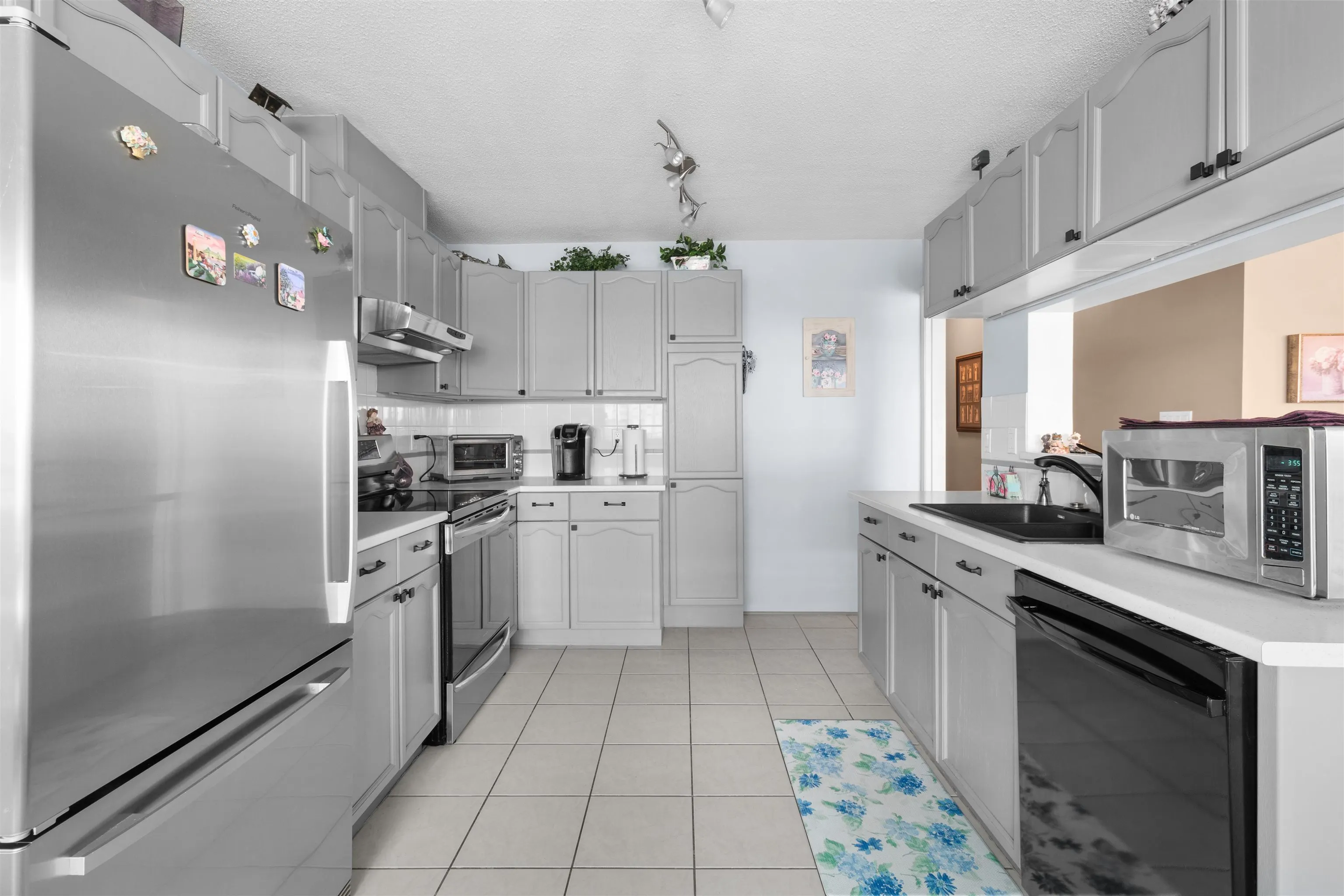 1101 8 Laguna Court