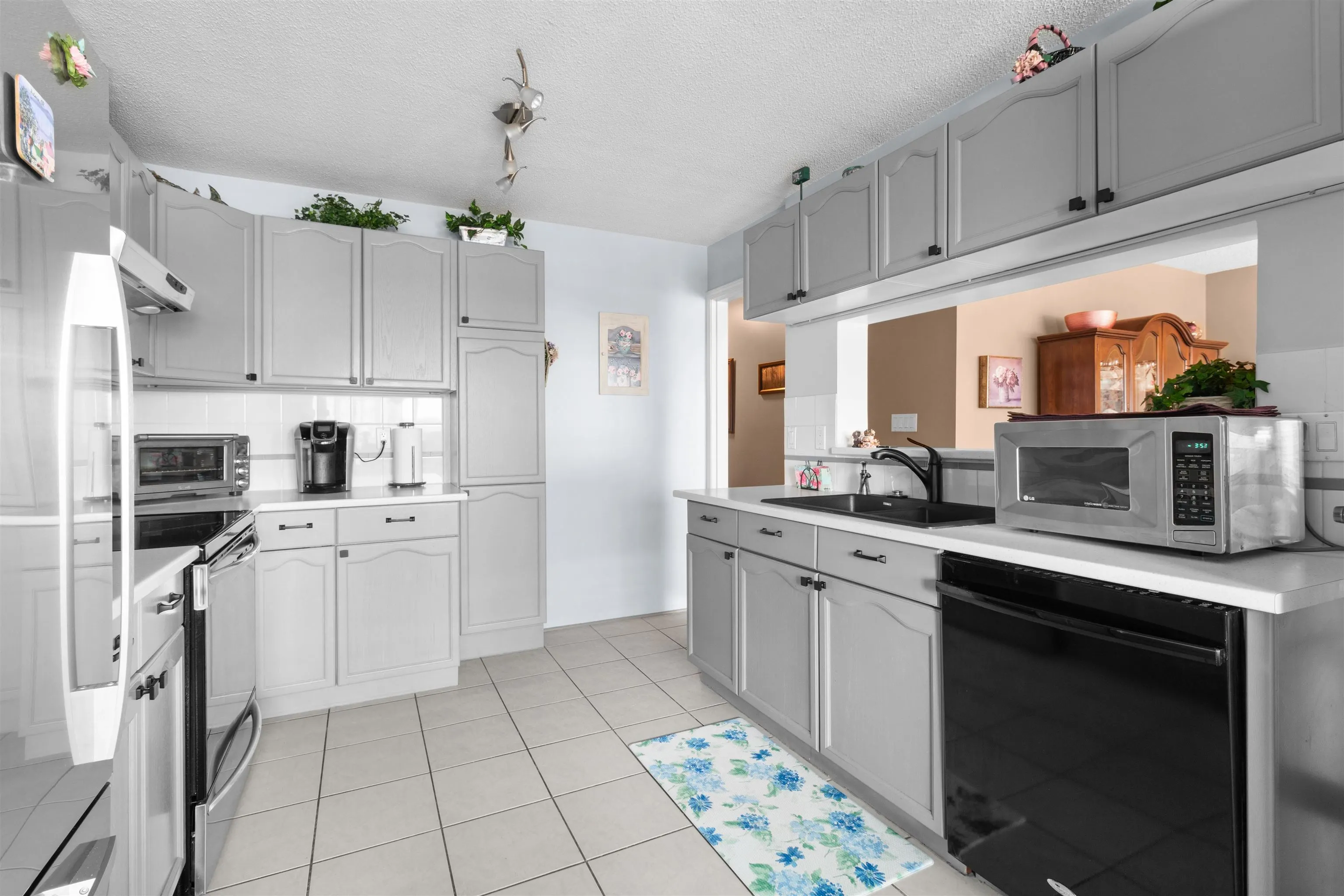 1101 8 Laguna Court