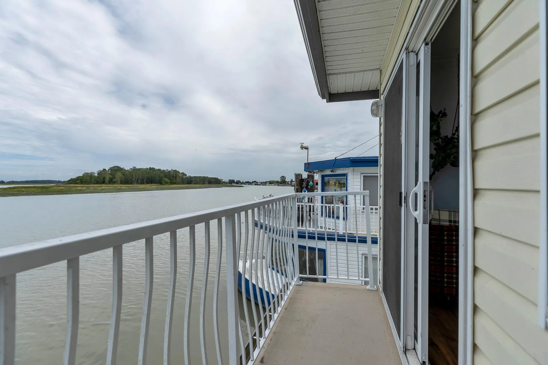 8 3871 W River Road