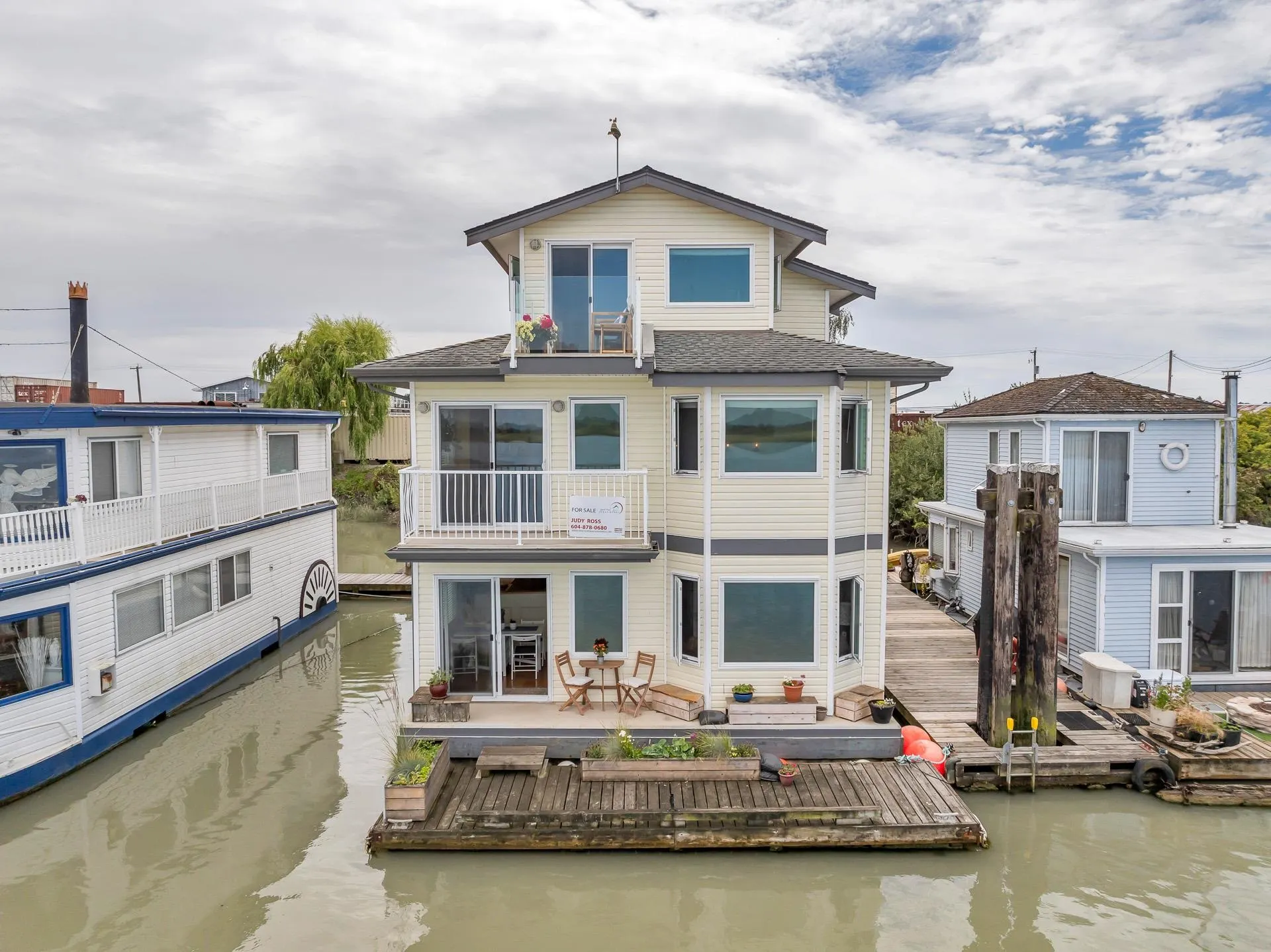 8 3871 W River Road