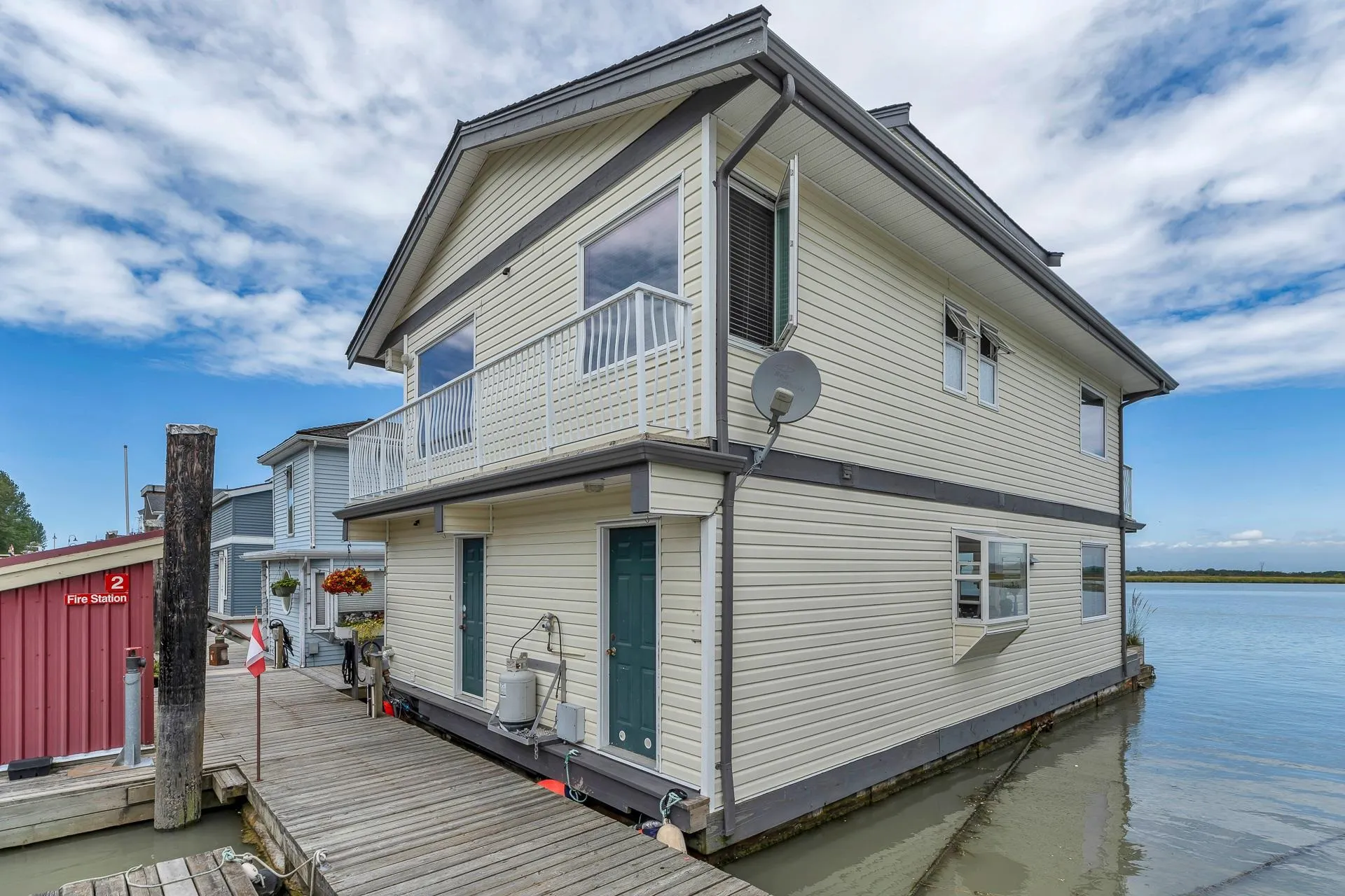 8 3871 W River Road