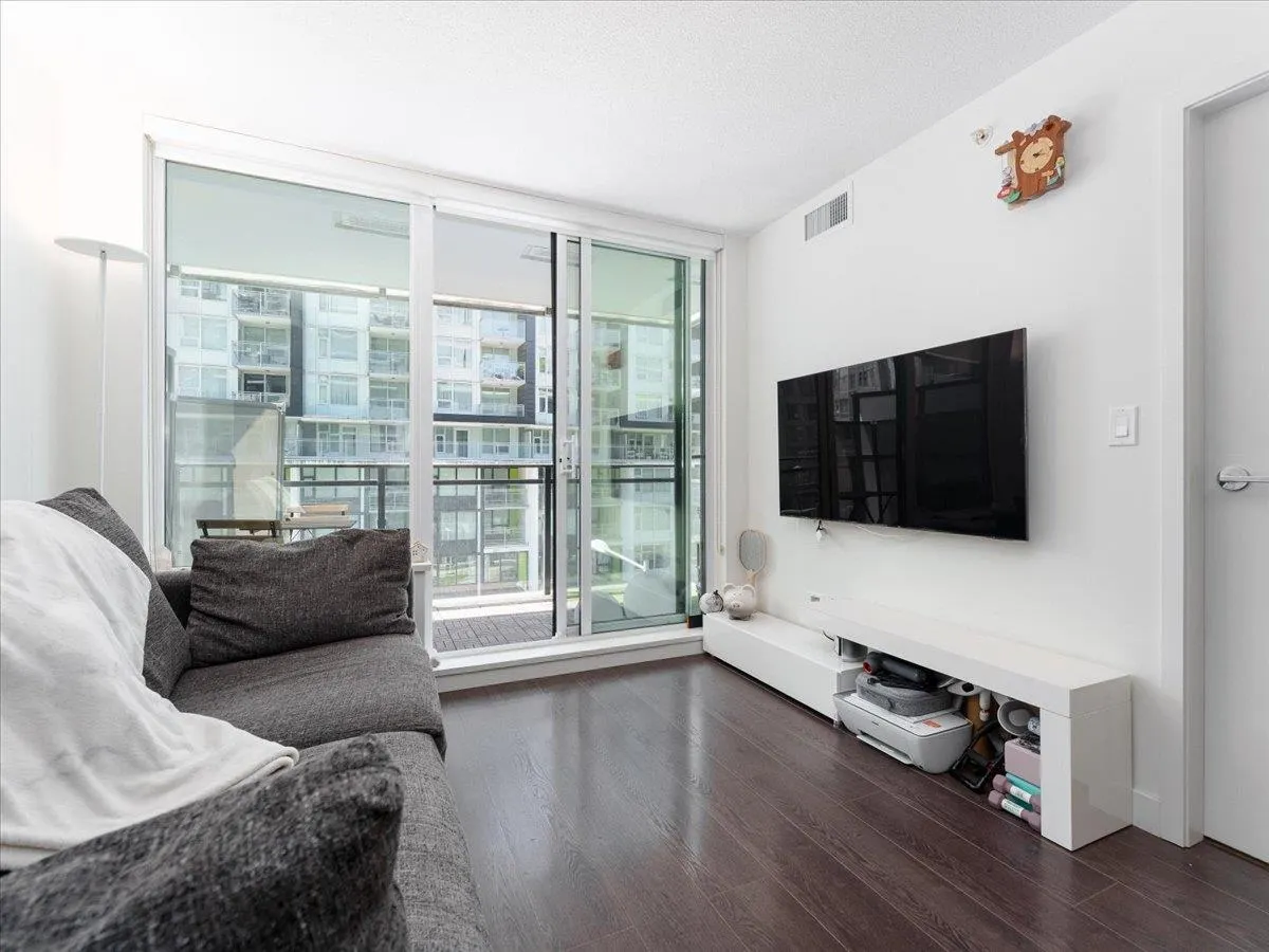 606 8833 Hazelbridge Way