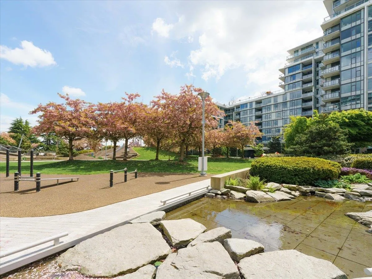 606 8833 Hazelbridge Way