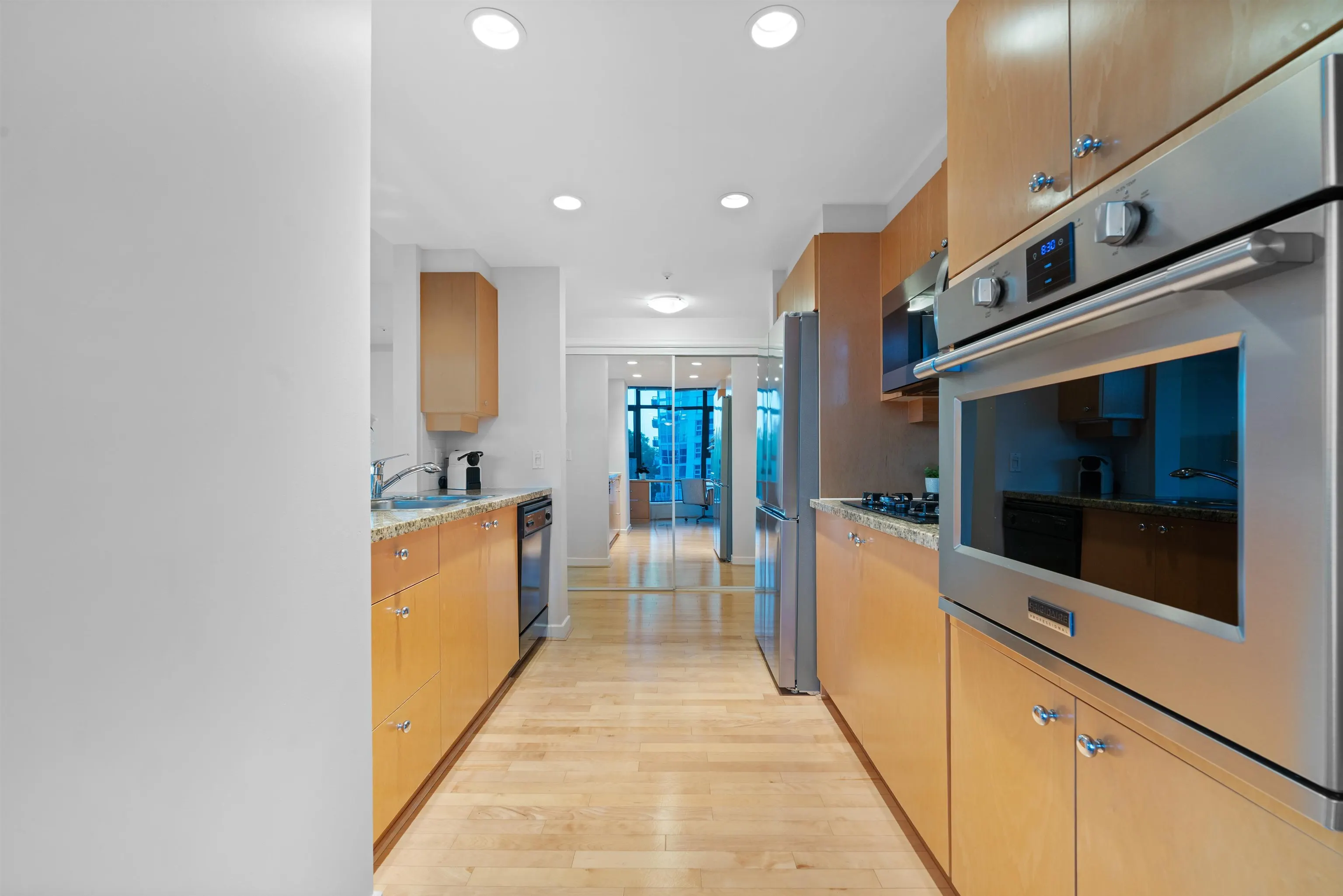 504 1790 Bayshore Drive