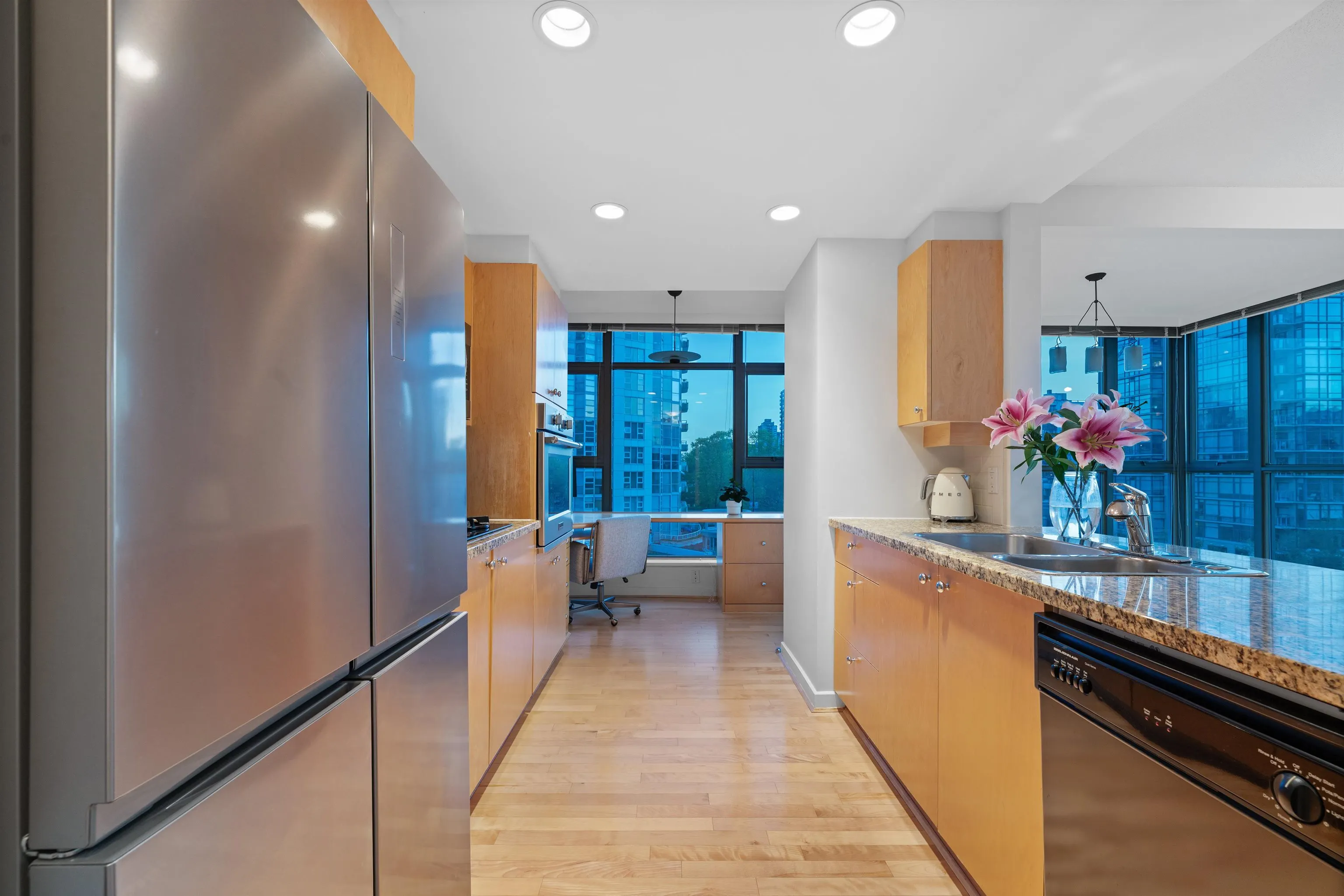 504 1790 Bayshore Drive