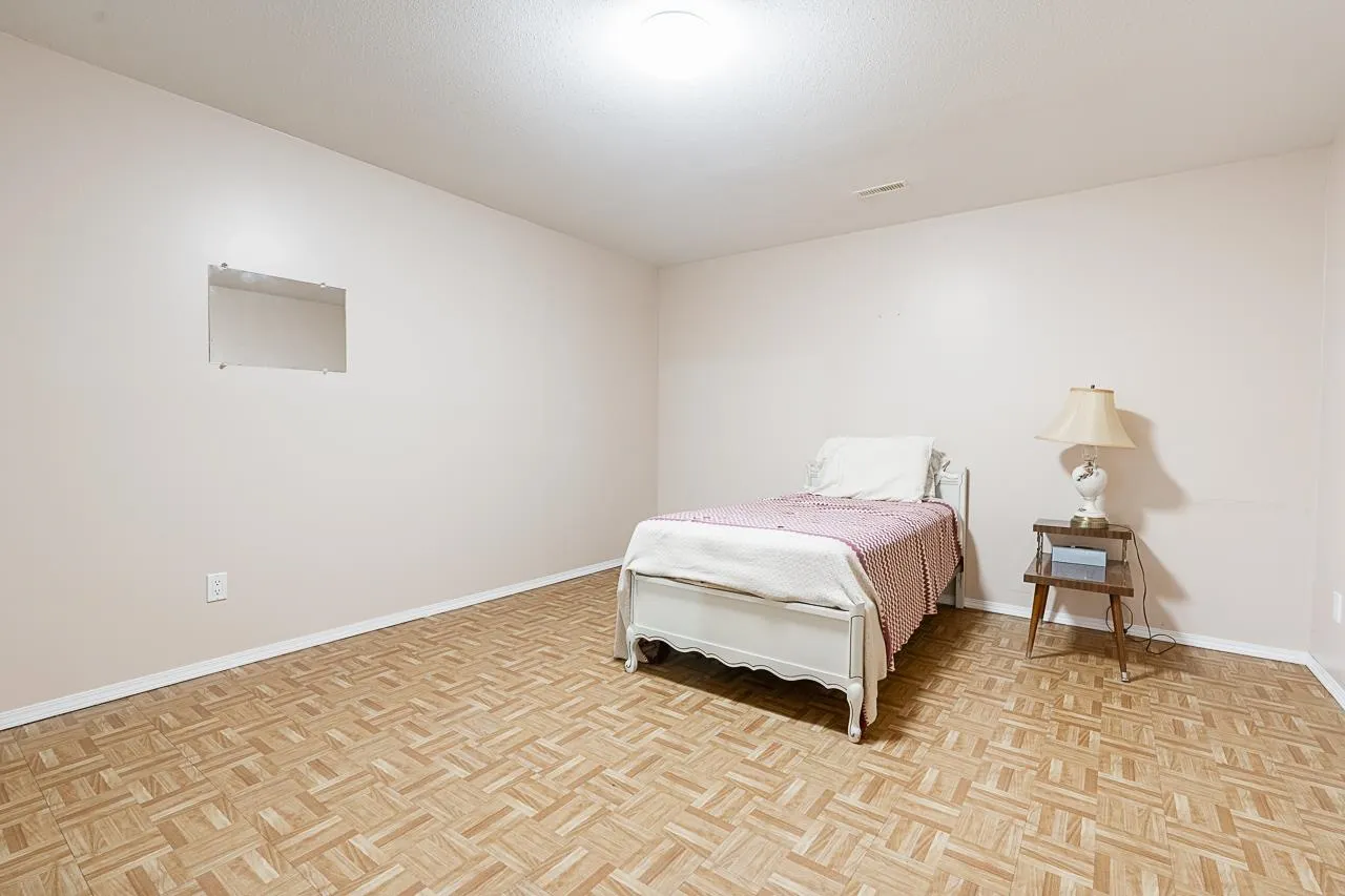 22081 124 Avenue