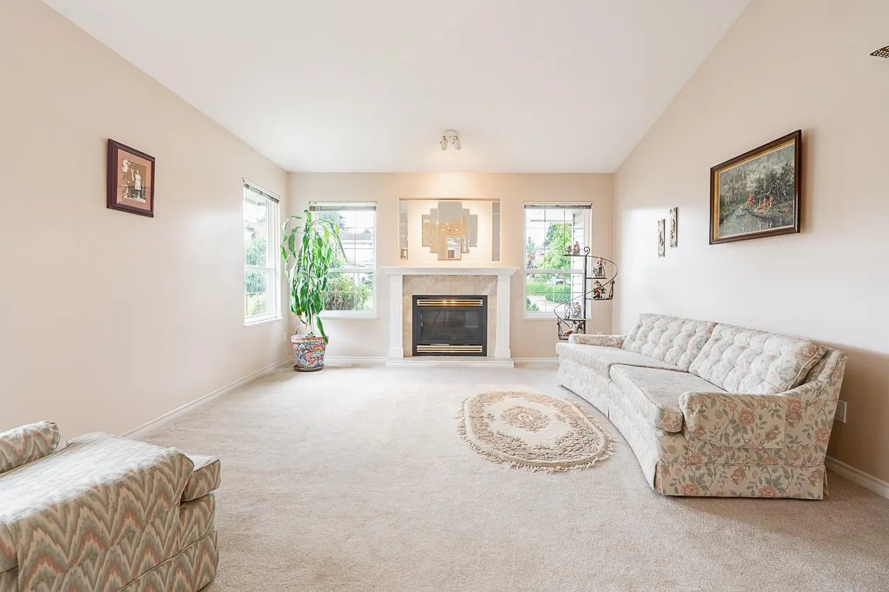 22081 124 Avenue