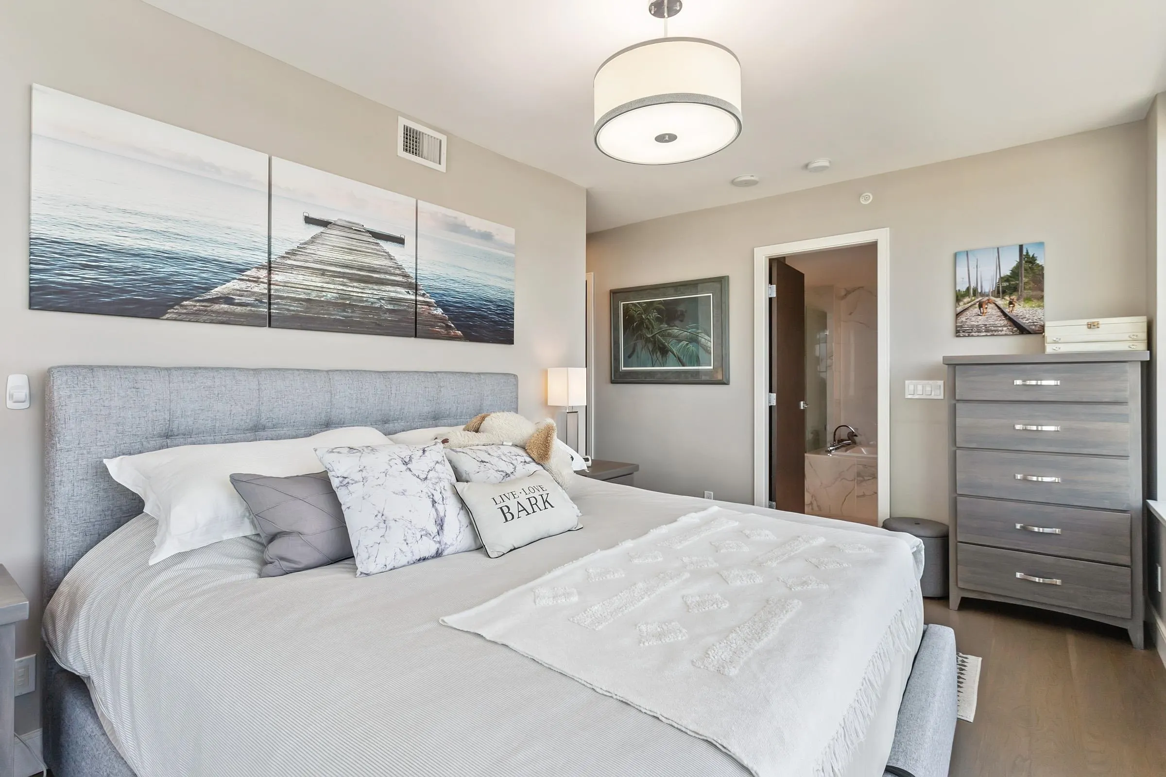 1401 210 Salter Street