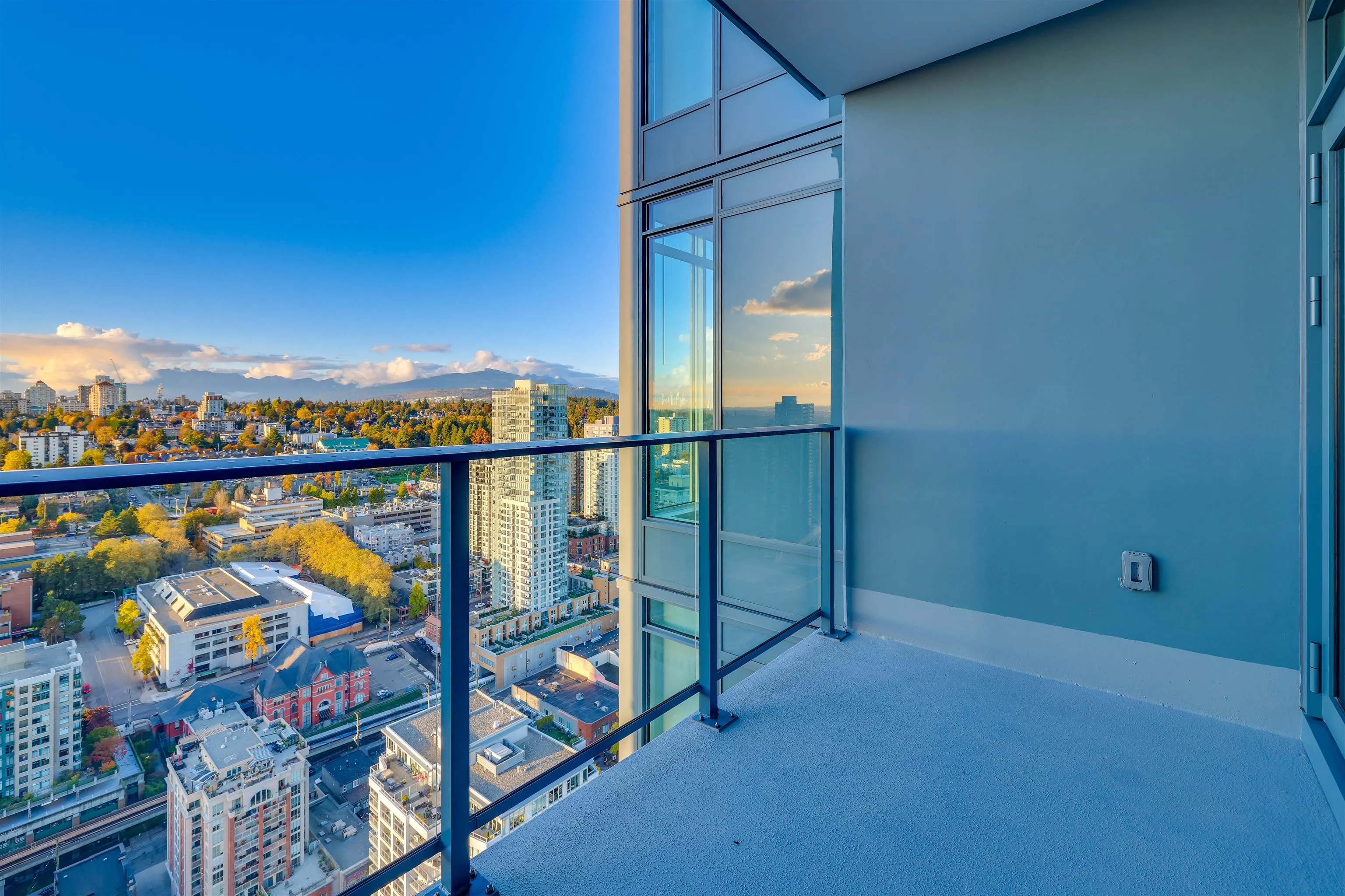 3504 680 Quayside Drive