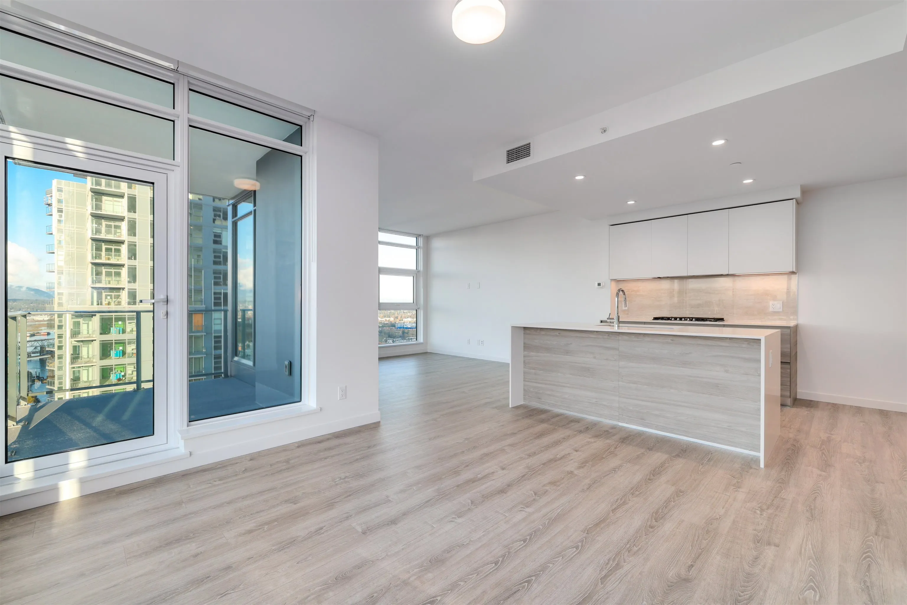 3504 680 Quayside Drive