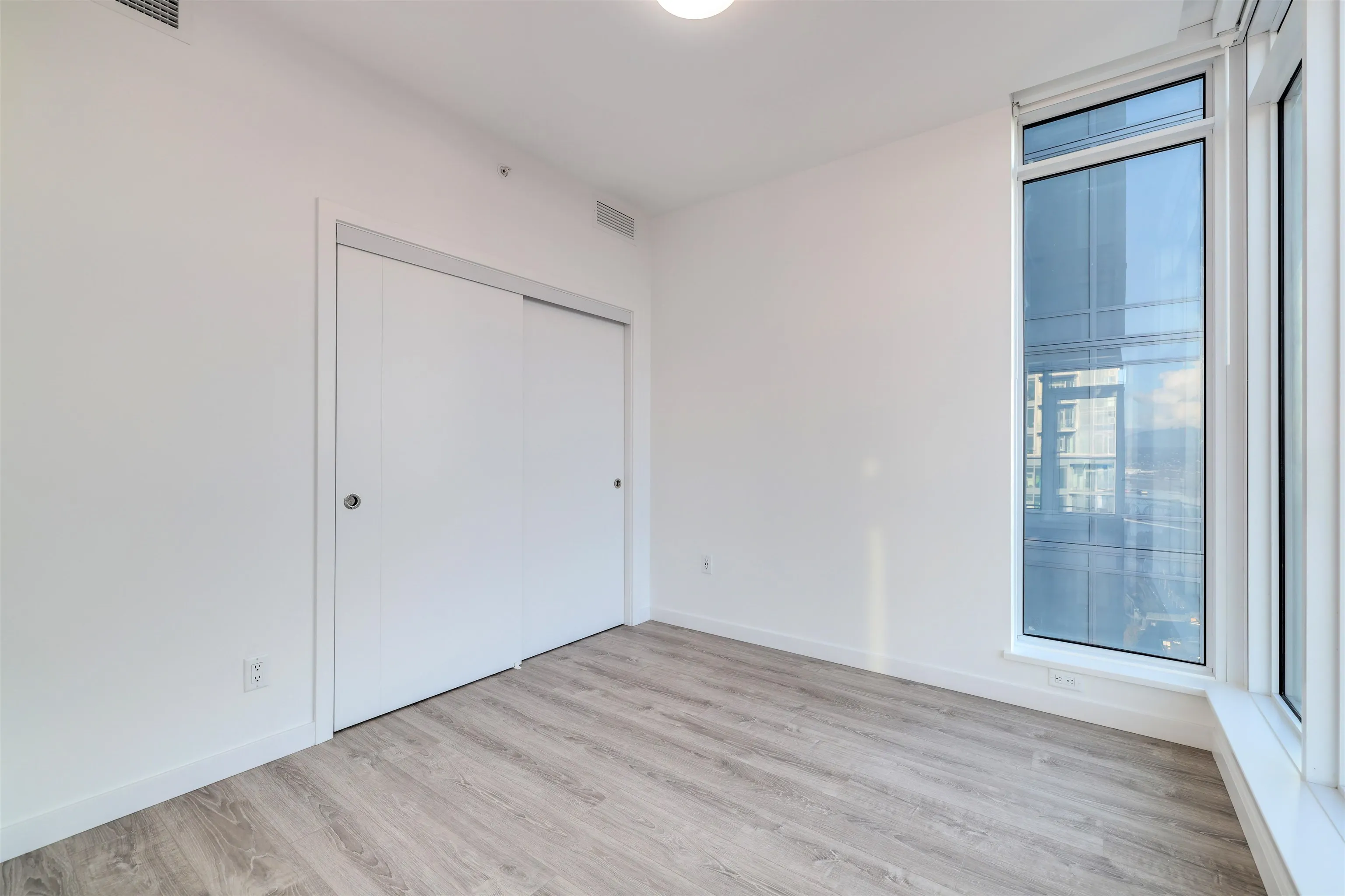 3504 680 Quayside Drive