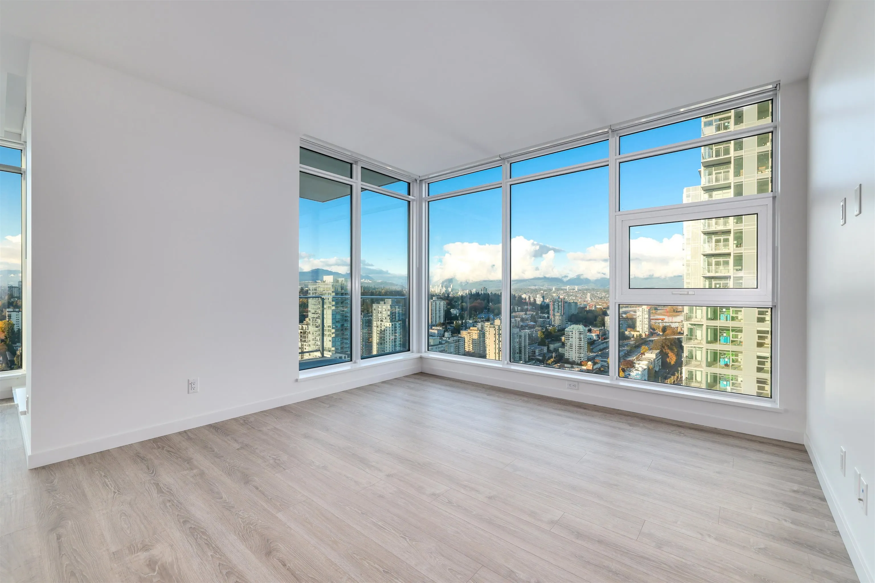 3504 680 Quayside Drive