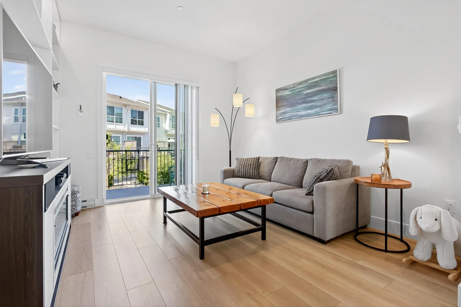 7 4656 Orca Way