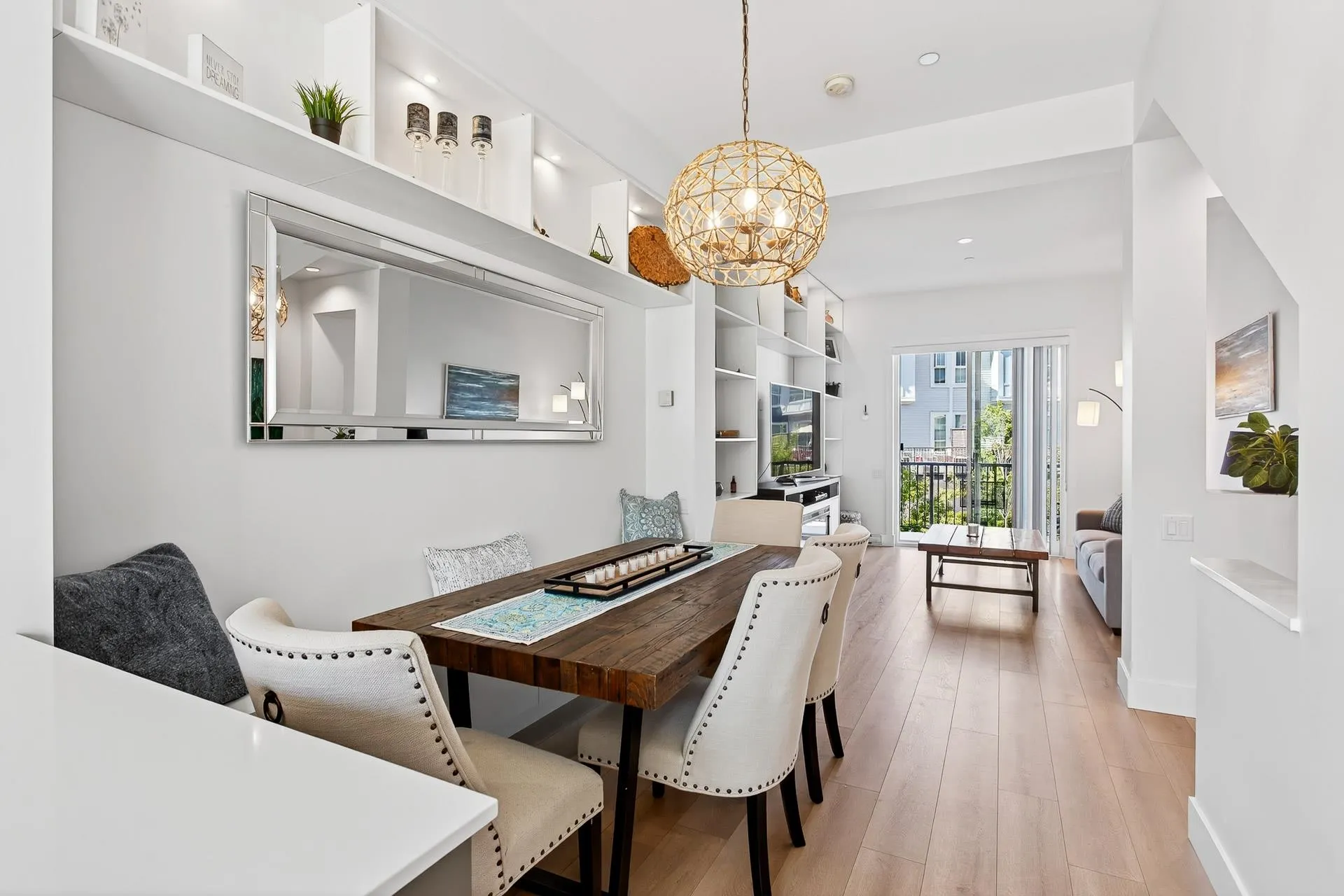 7 4656 Orca Way
