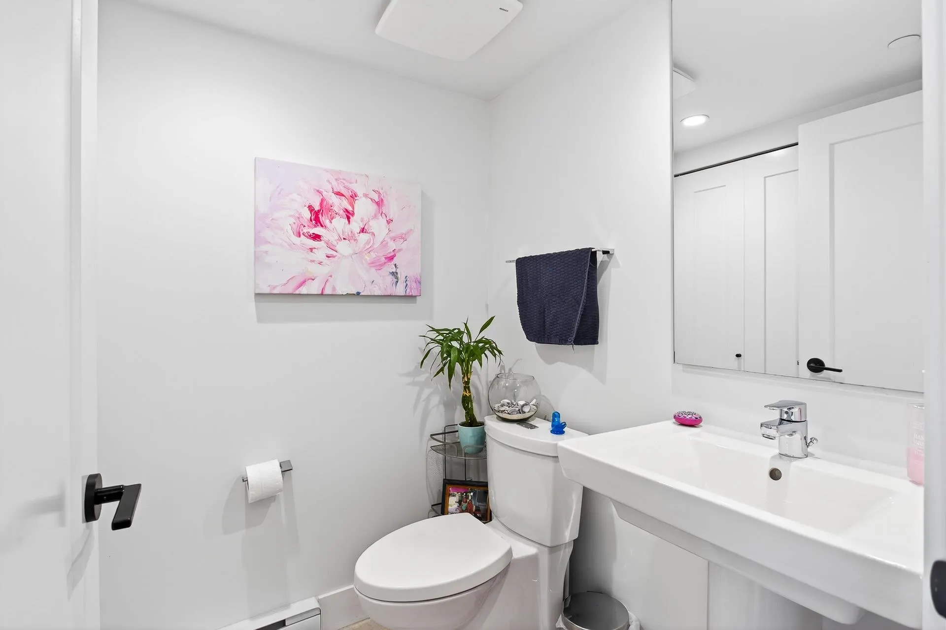 7 4656 Orca Way