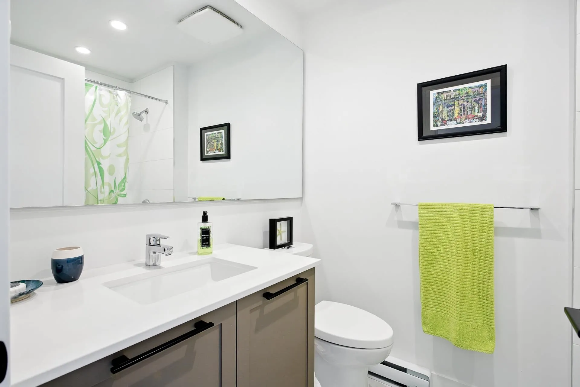 7 4656 Orca Way