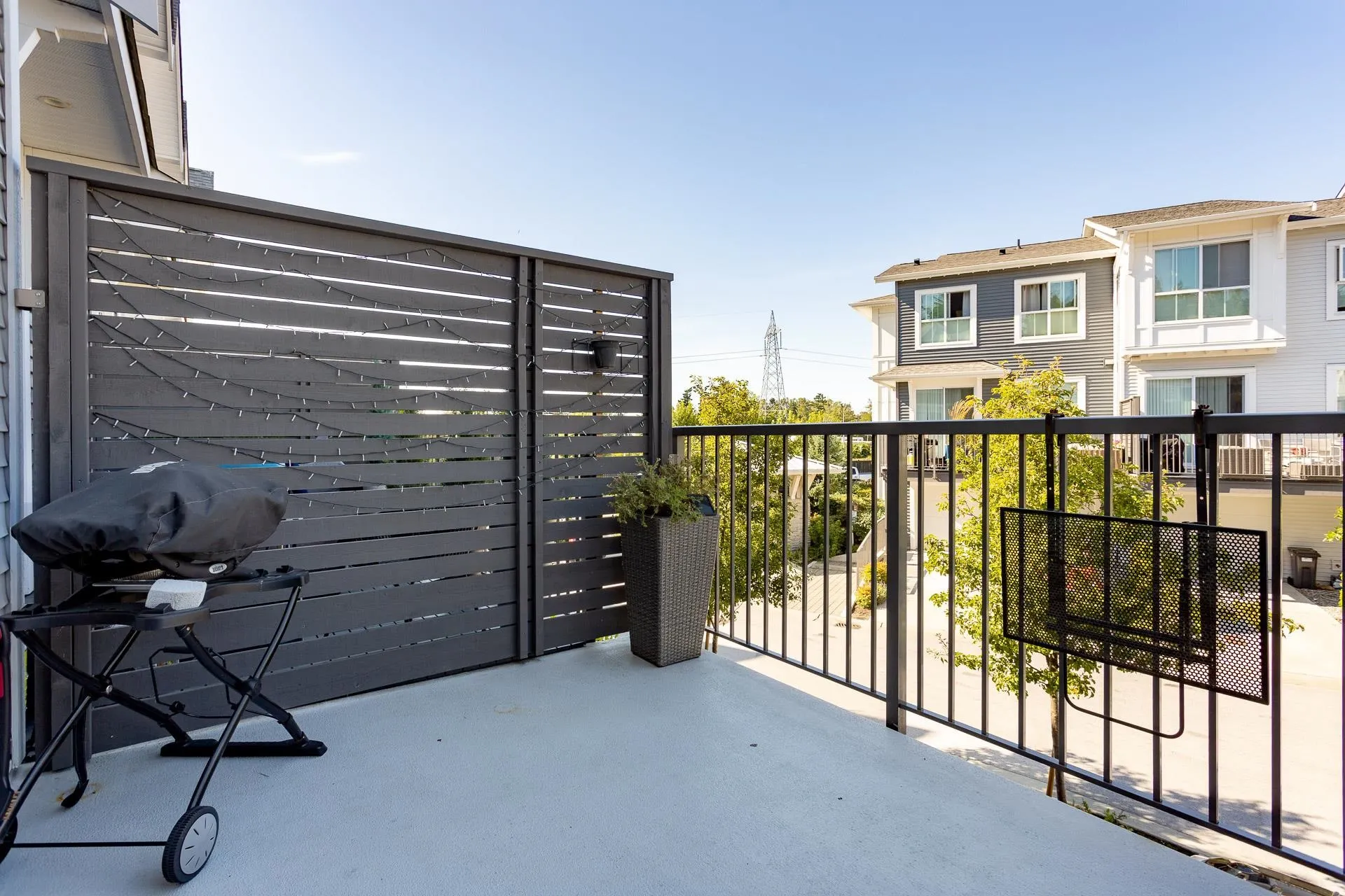 7 4656 Orca Way