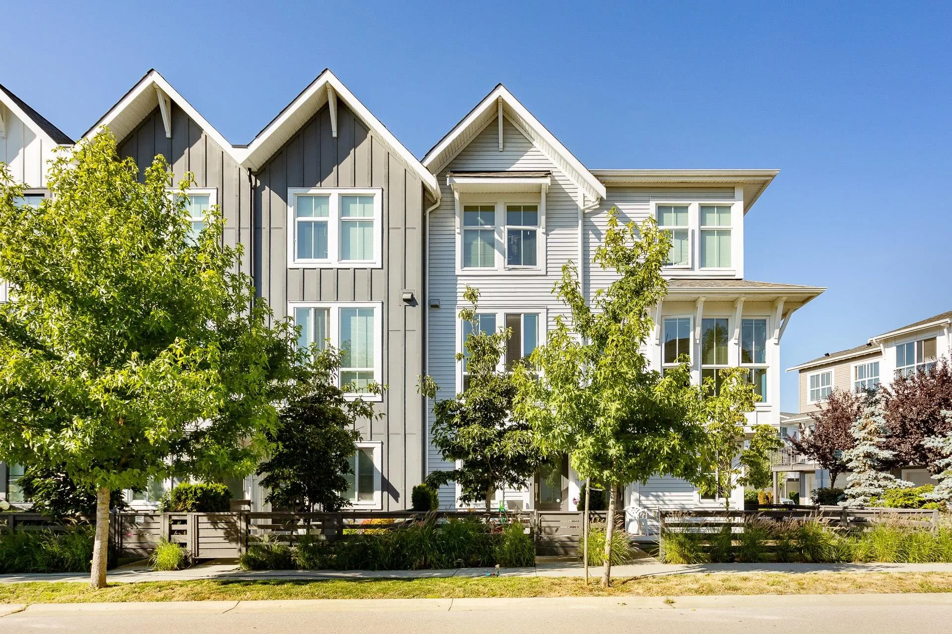 7 4656 Orca Way