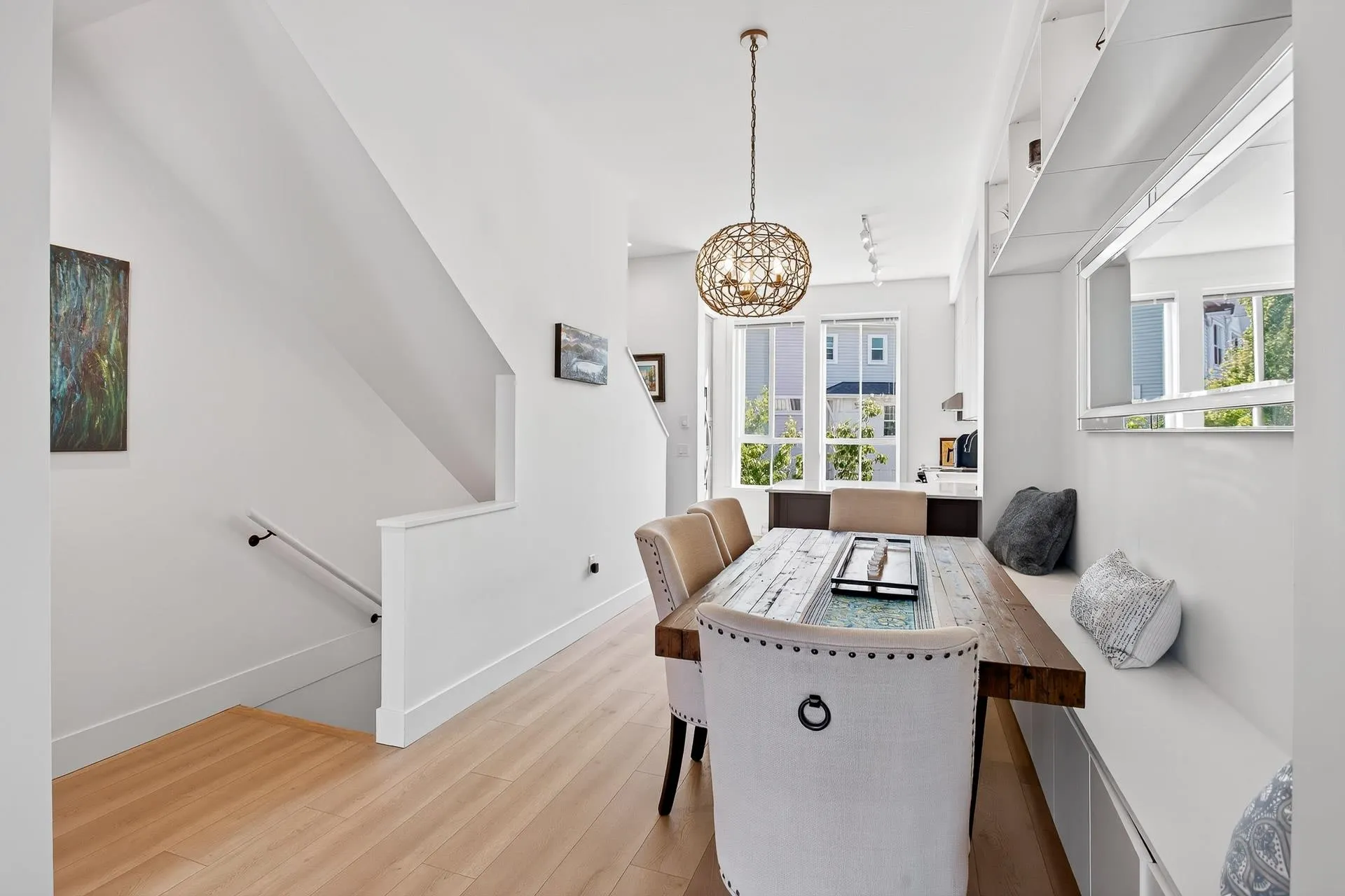7 4656 Orca Way