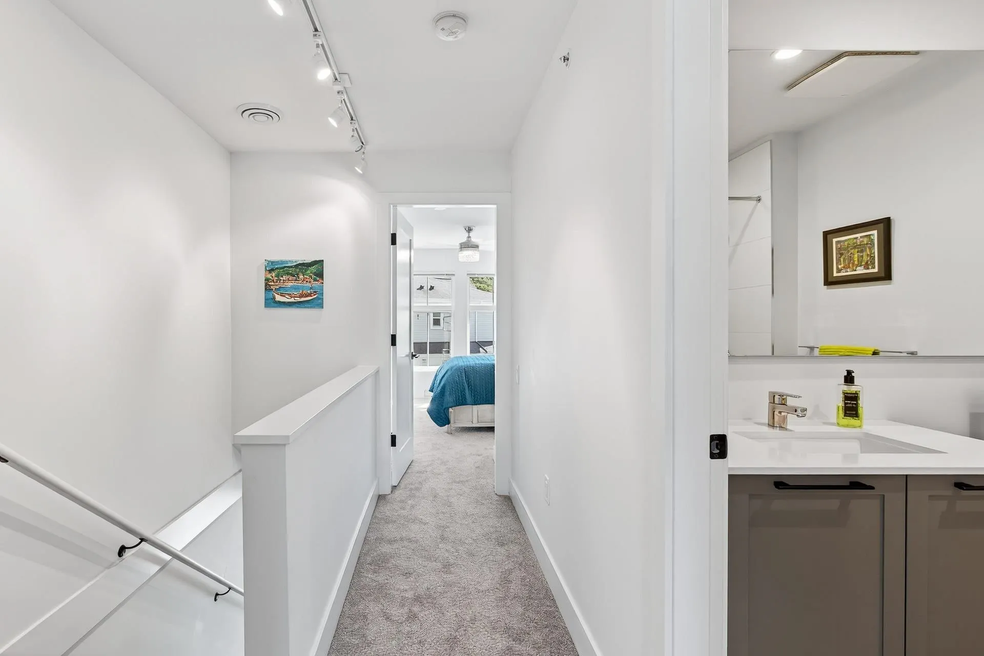 7 4656 Orca Way