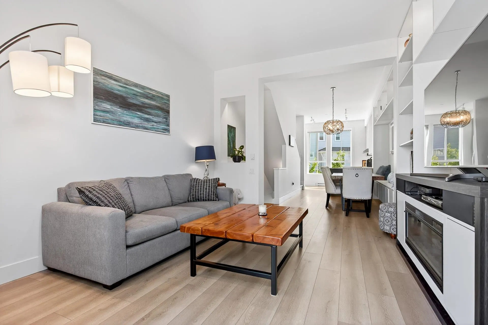 7 4656 Orca Way
