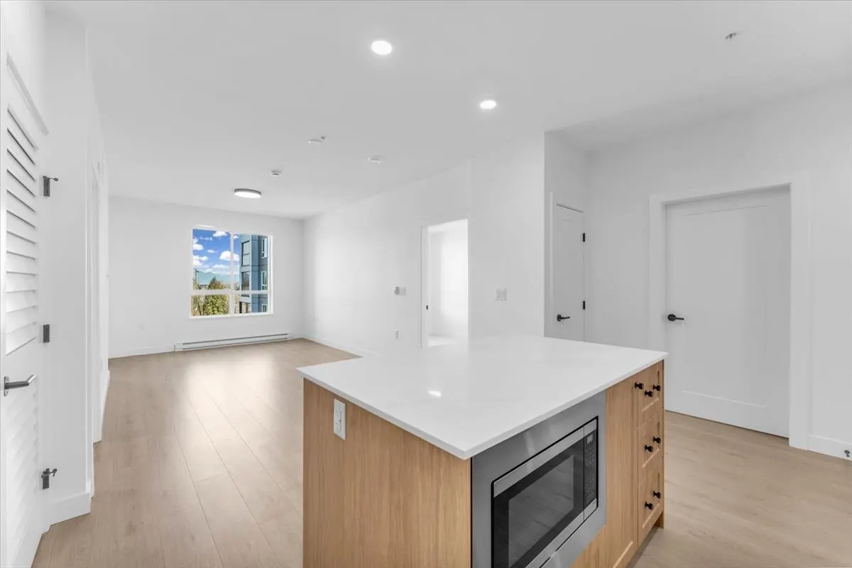 420 19979 76 Avenue
