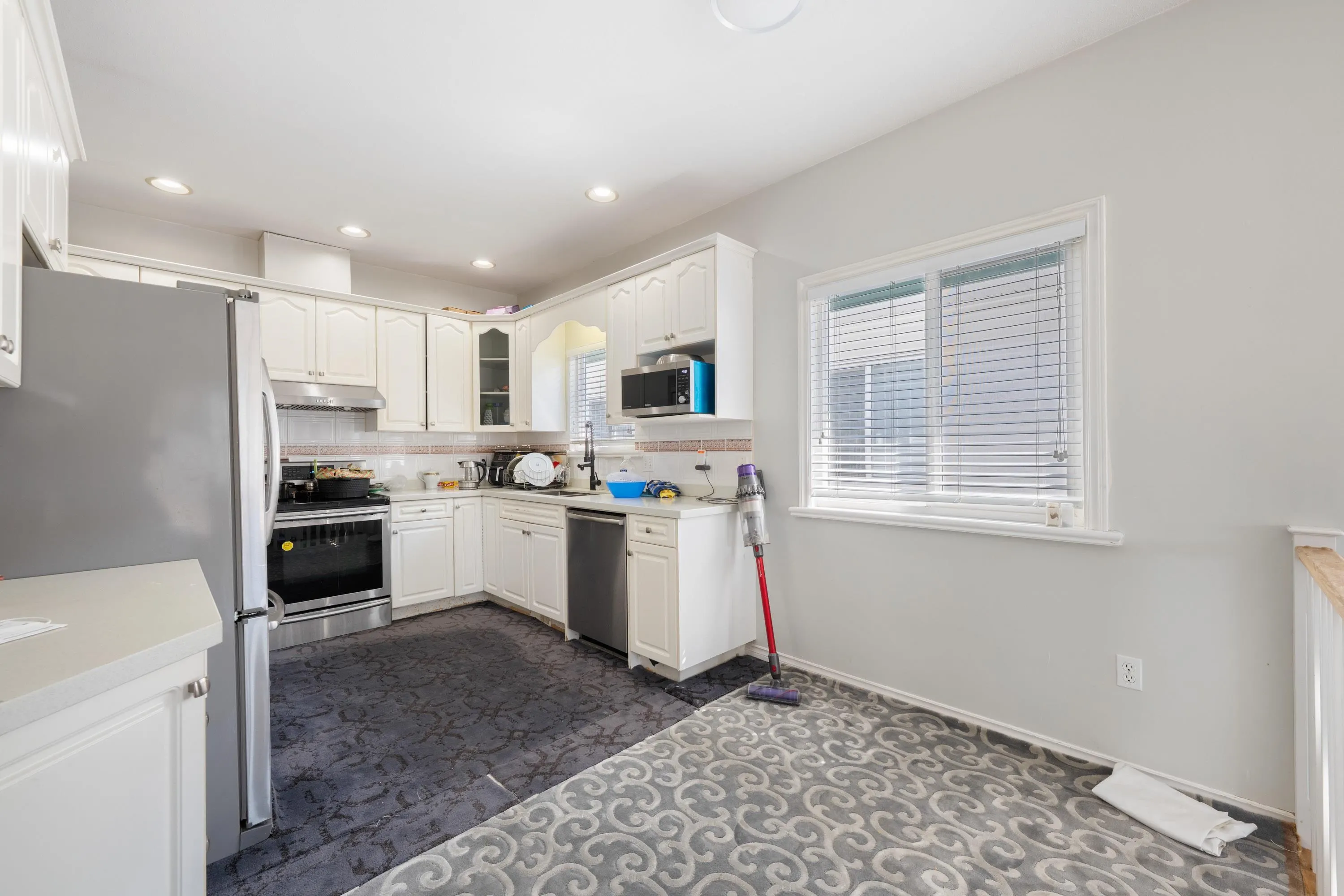 3073 Coast Meridian Road