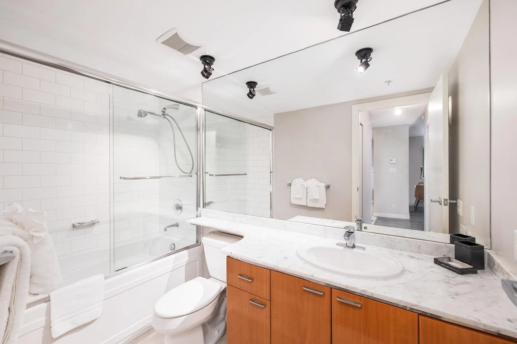 1907 1288 W Georgia Street