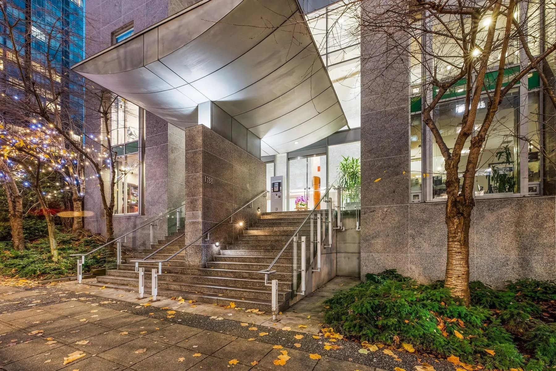1907 1288 W Georgia Street