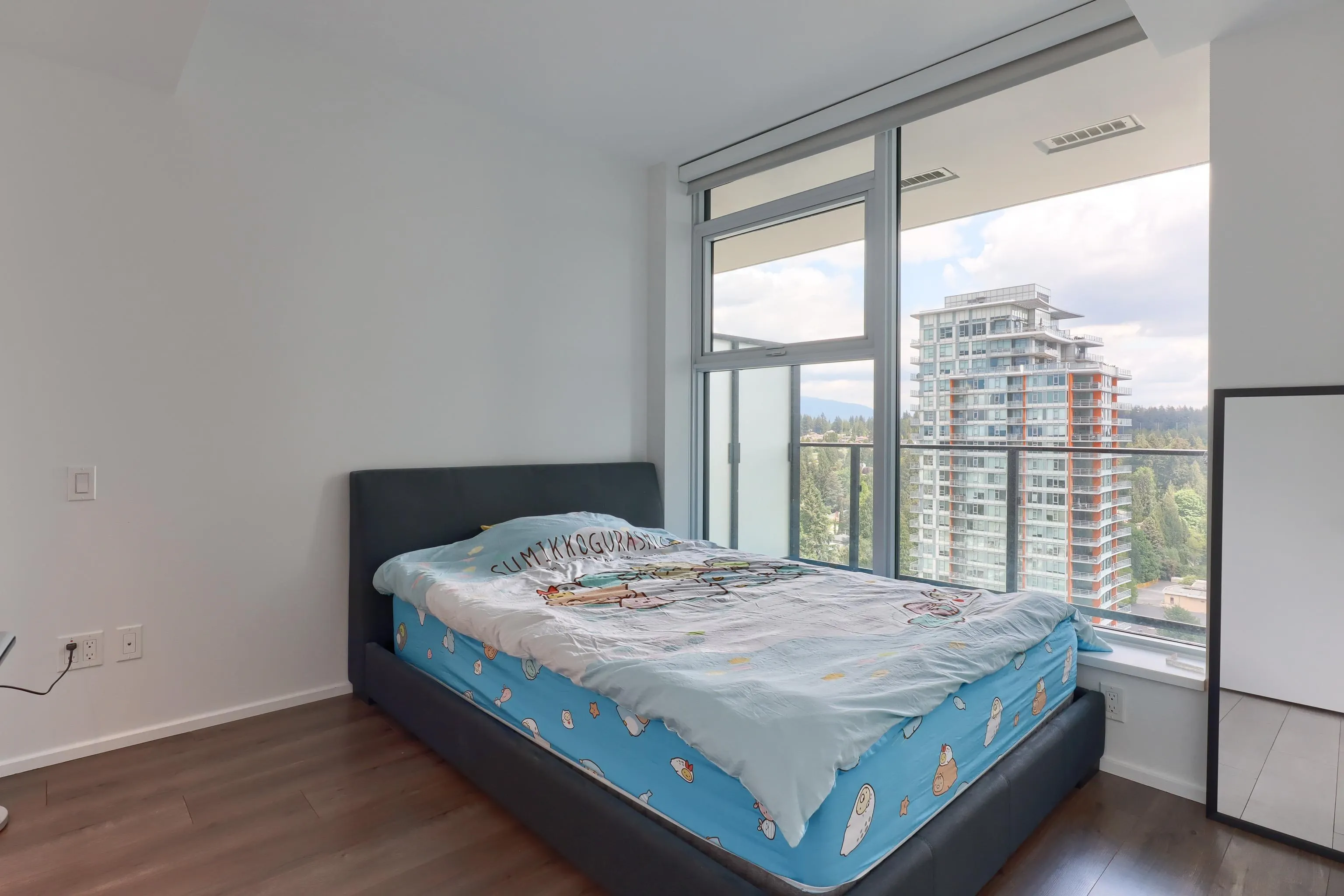 2304 3809 Evergreen Place